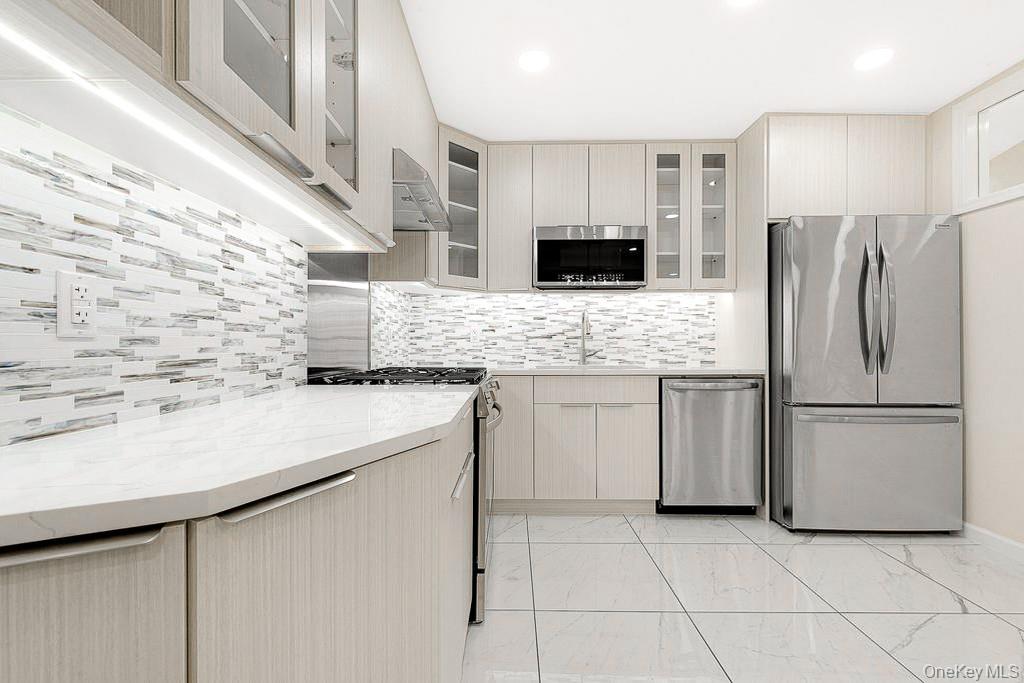 #16 photo, 72-11 110th Street, Forest Hills , NY 11375