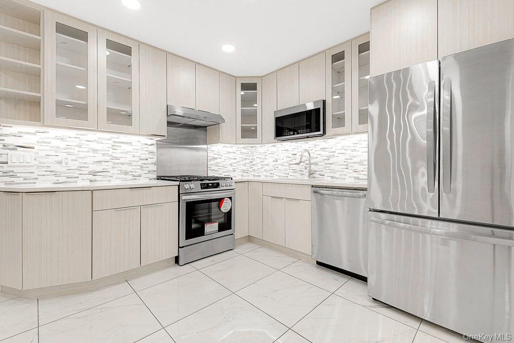 #17 photo, 72-11 110th Street, Forest Hills , NY 11375