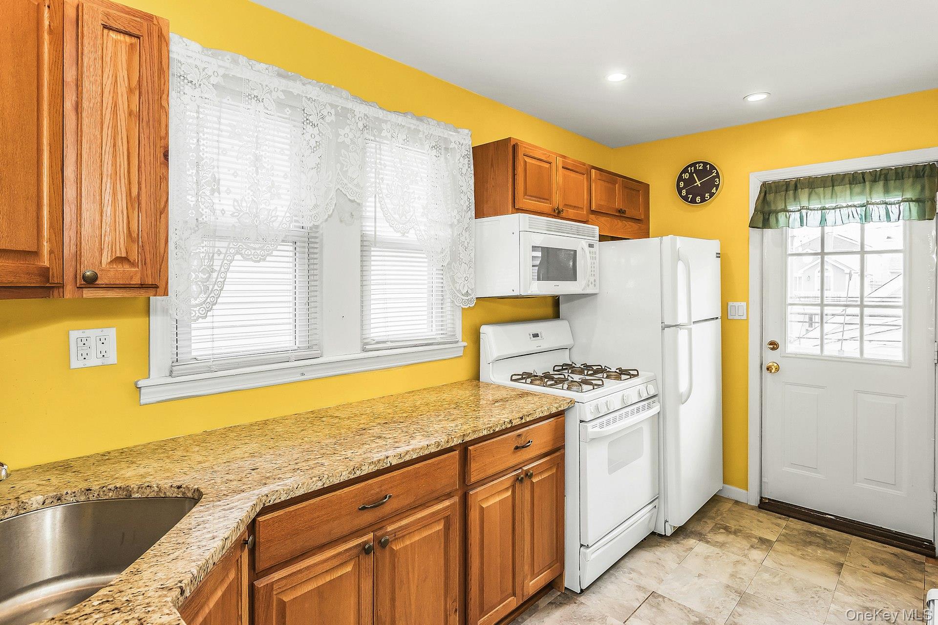 #7 photo, 90 Oregon Street, 롱 아일랜드 Long Beach , NY 11561