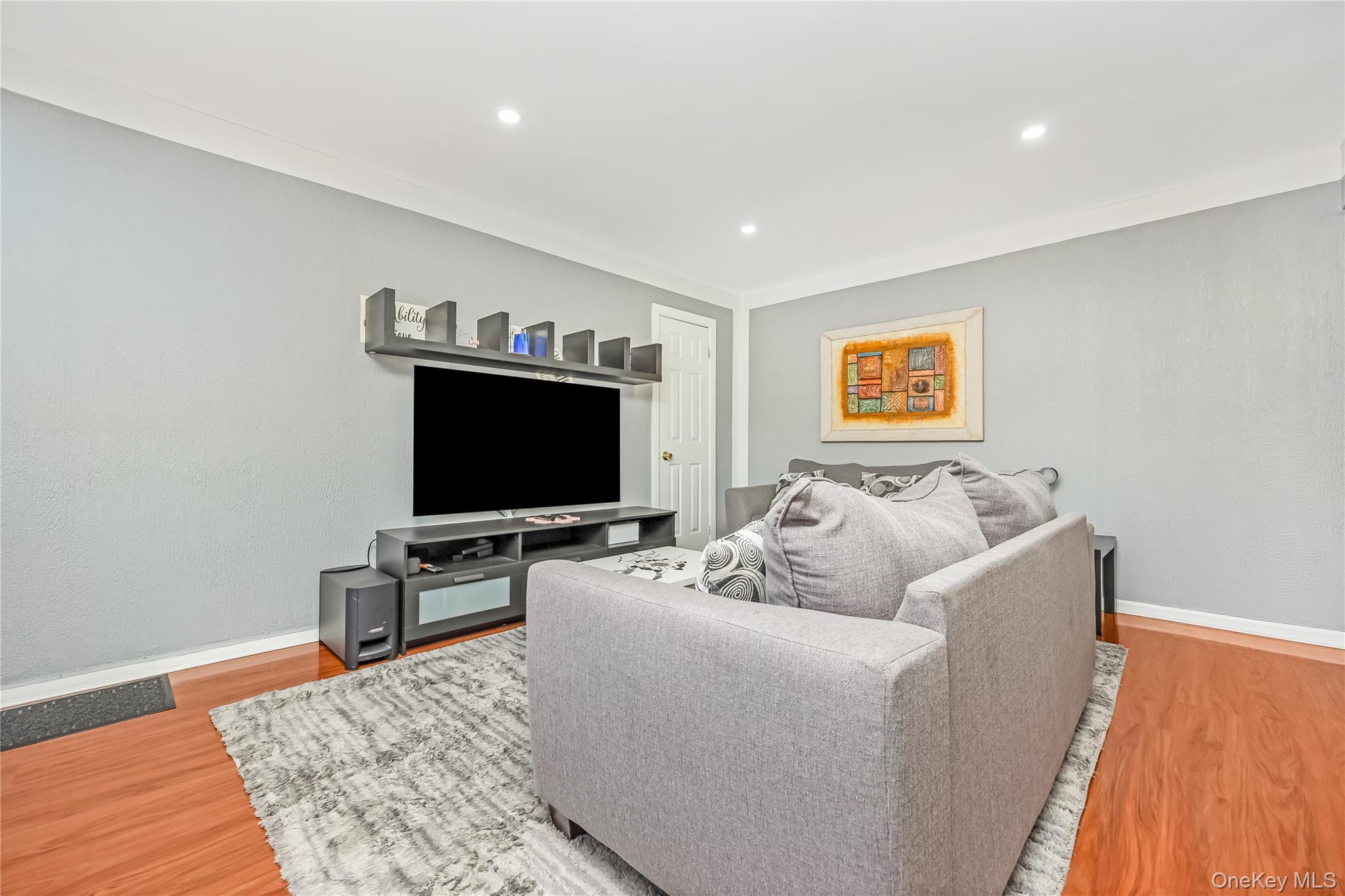 #6 photo, 150-54 Melbourne Avenue, Flushing , NY 11367