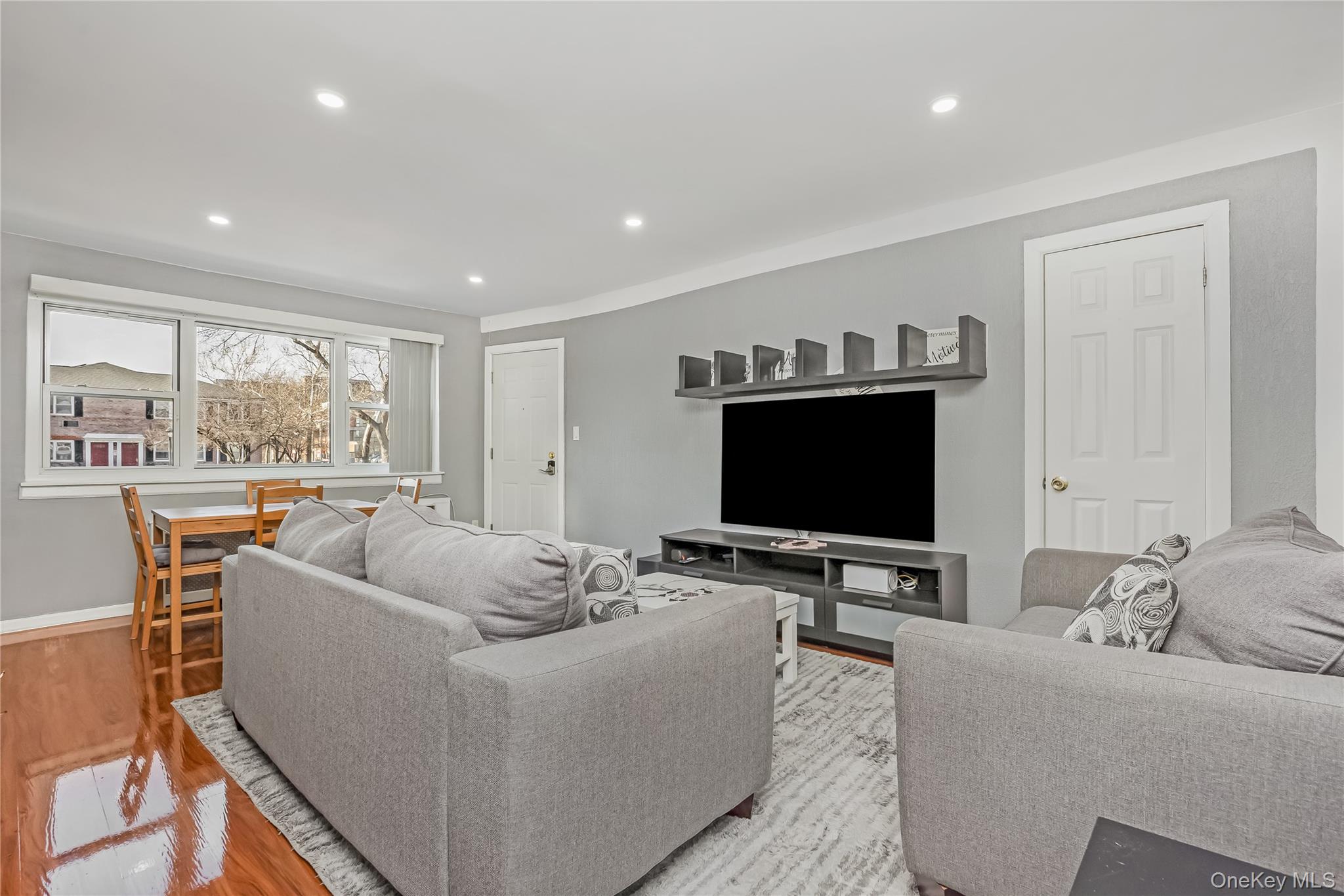 #8 photo, 150-54 Melbourne Avenue, Flushing , NY 11367