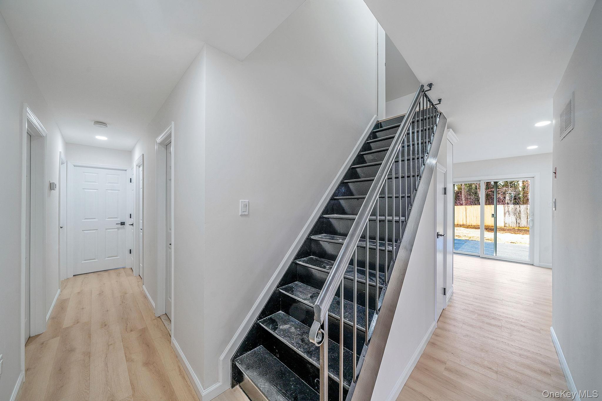 #18 photo, 10 Cottonwood Avenue, מחוז סאפוק Port Jefferson Station , NY 11776