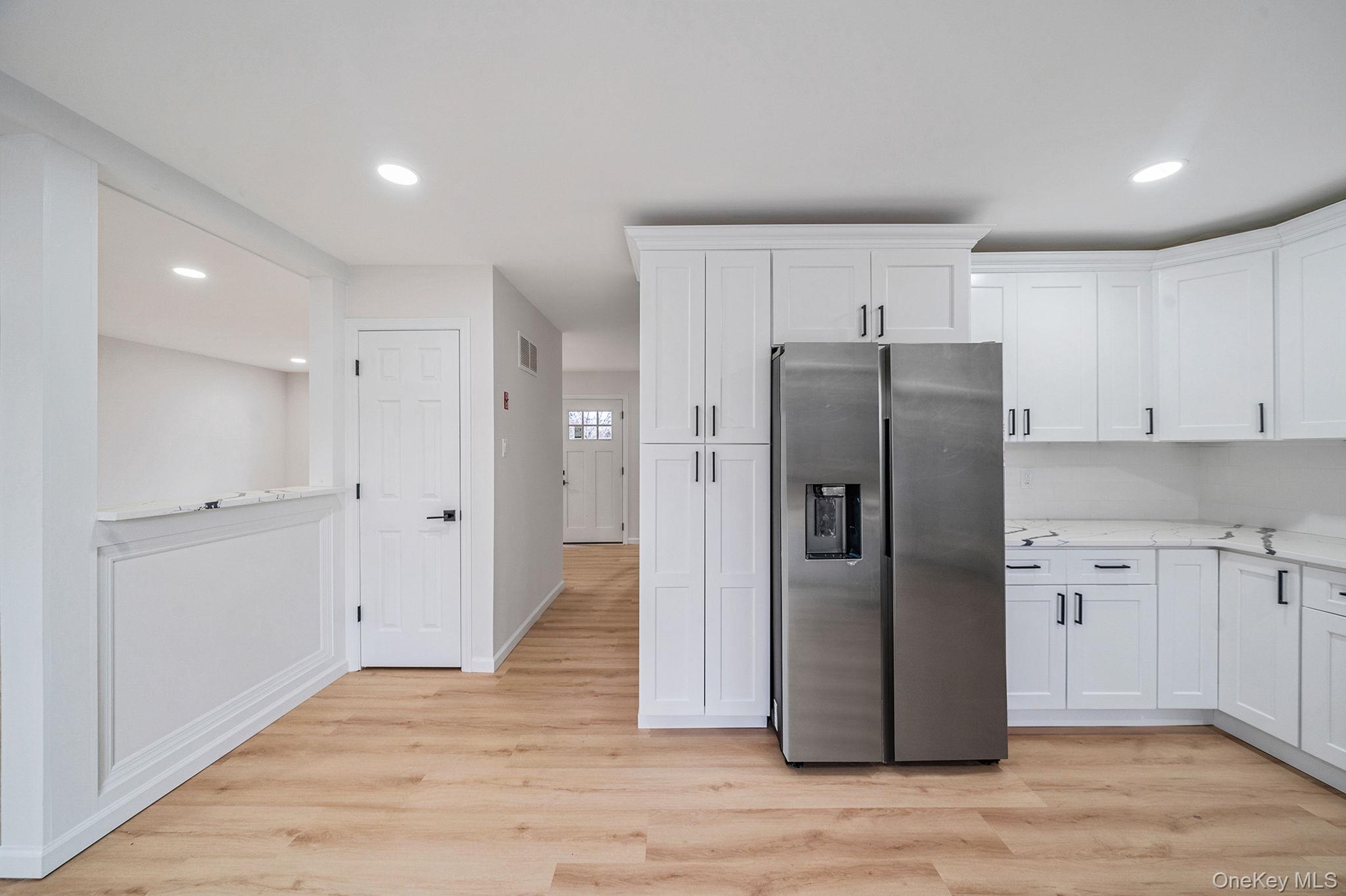 #7 photo, 10 Cottonwood Avenue, מחוז סאפוק Port Jefferson Station , NY 11776