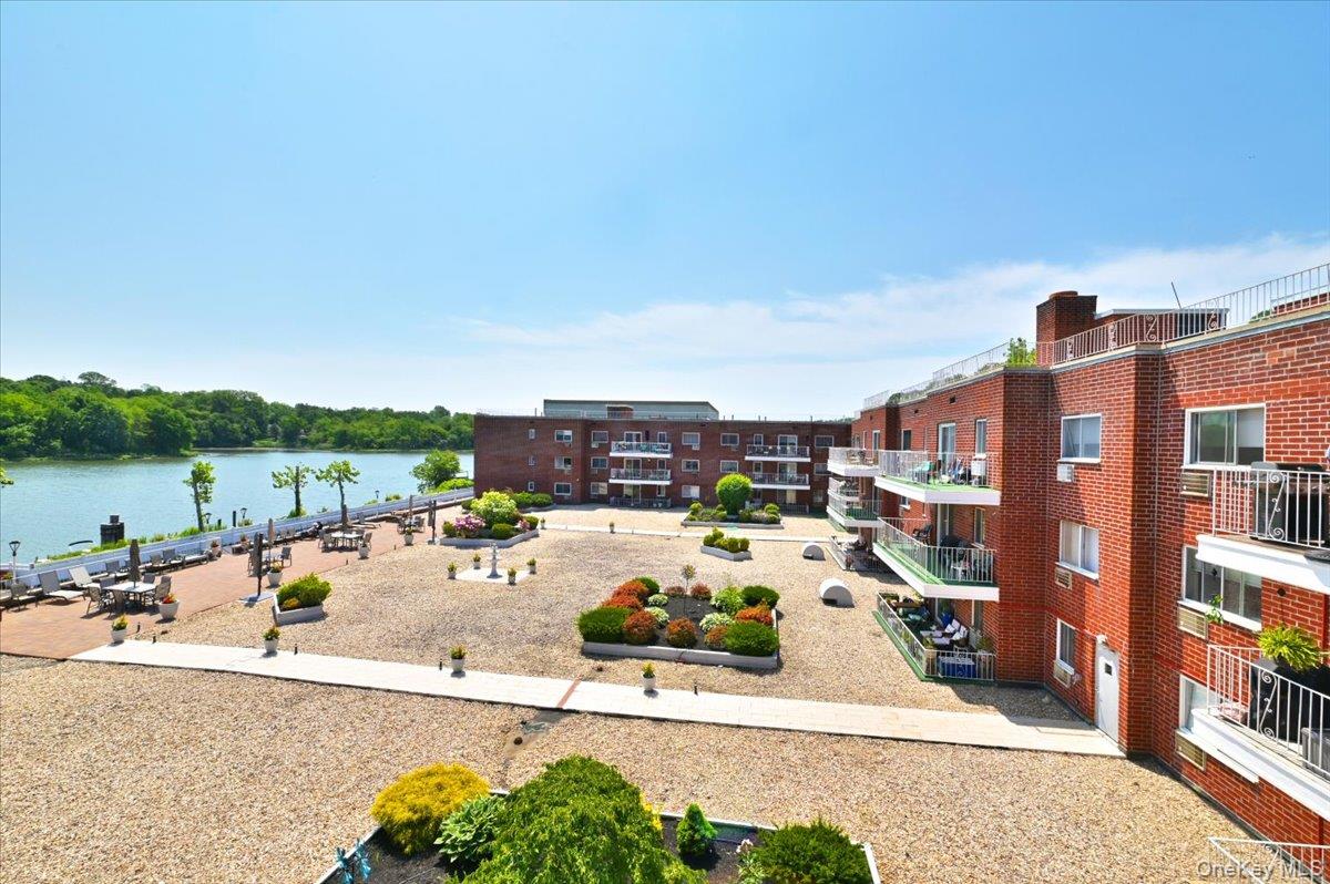 #8 photo, 320 E Shore Road, 롱 아일랜드 Great Neck , NY 11023