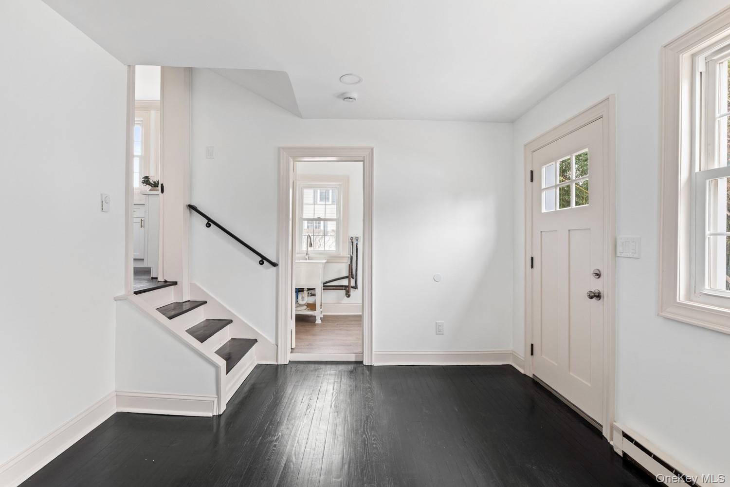 #14 photo, 33 S Windsor Avenue, Саффолк ‖ Brightwaters , NY 11718