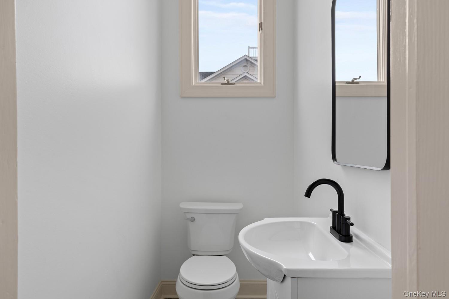 #15 photo, 33 S Windsor Avenue, Саффолк ‖ Brightwaters , NY 11718