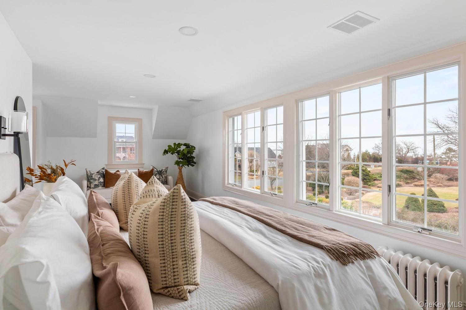 #17 photo, 33 S Windsor Avenue, Саффолк ‖ Brightwaters , NY 11718