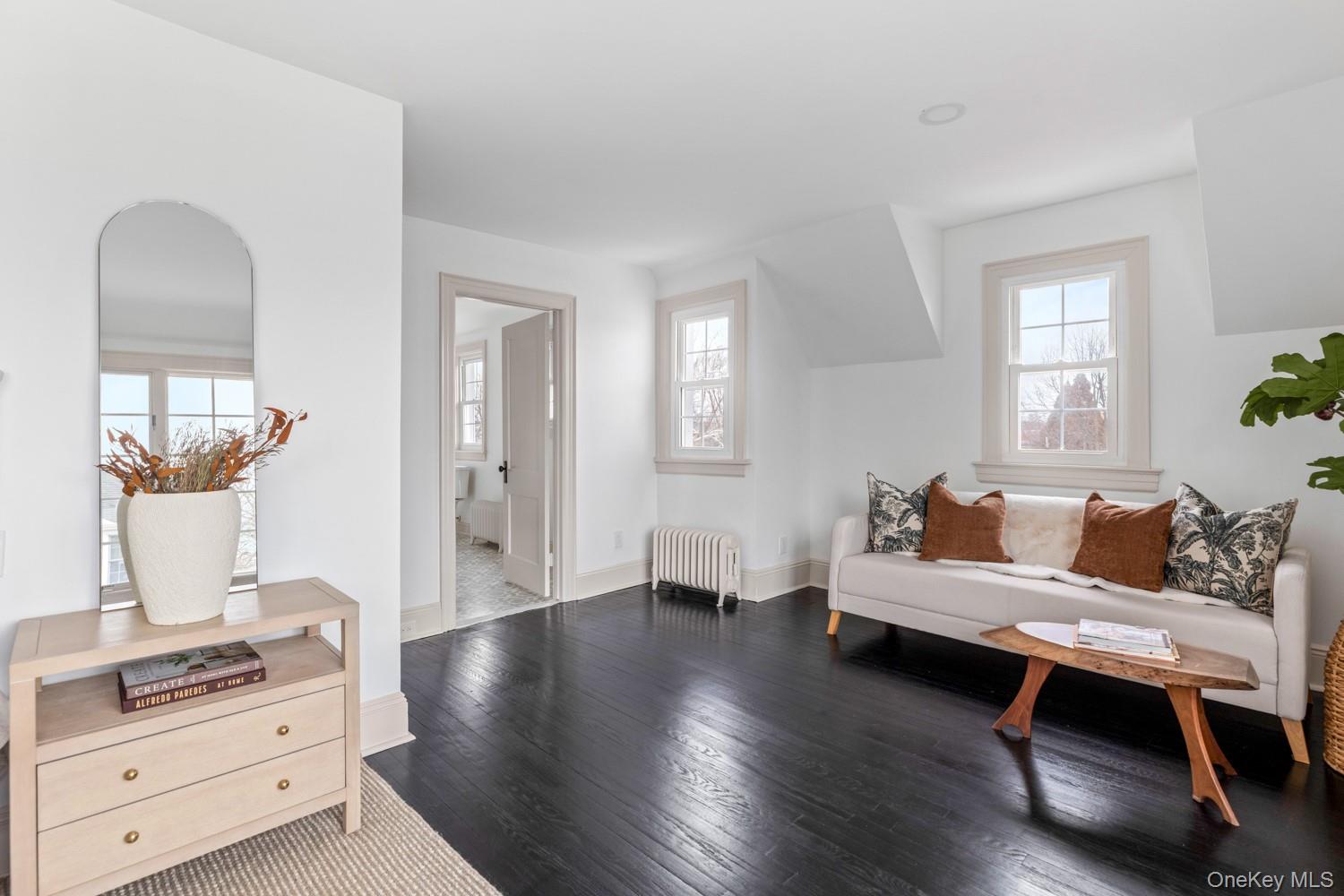 #18 photo, 33 S Windsor Avenue, Саффолк ‖ Brightwaters , NY 11718