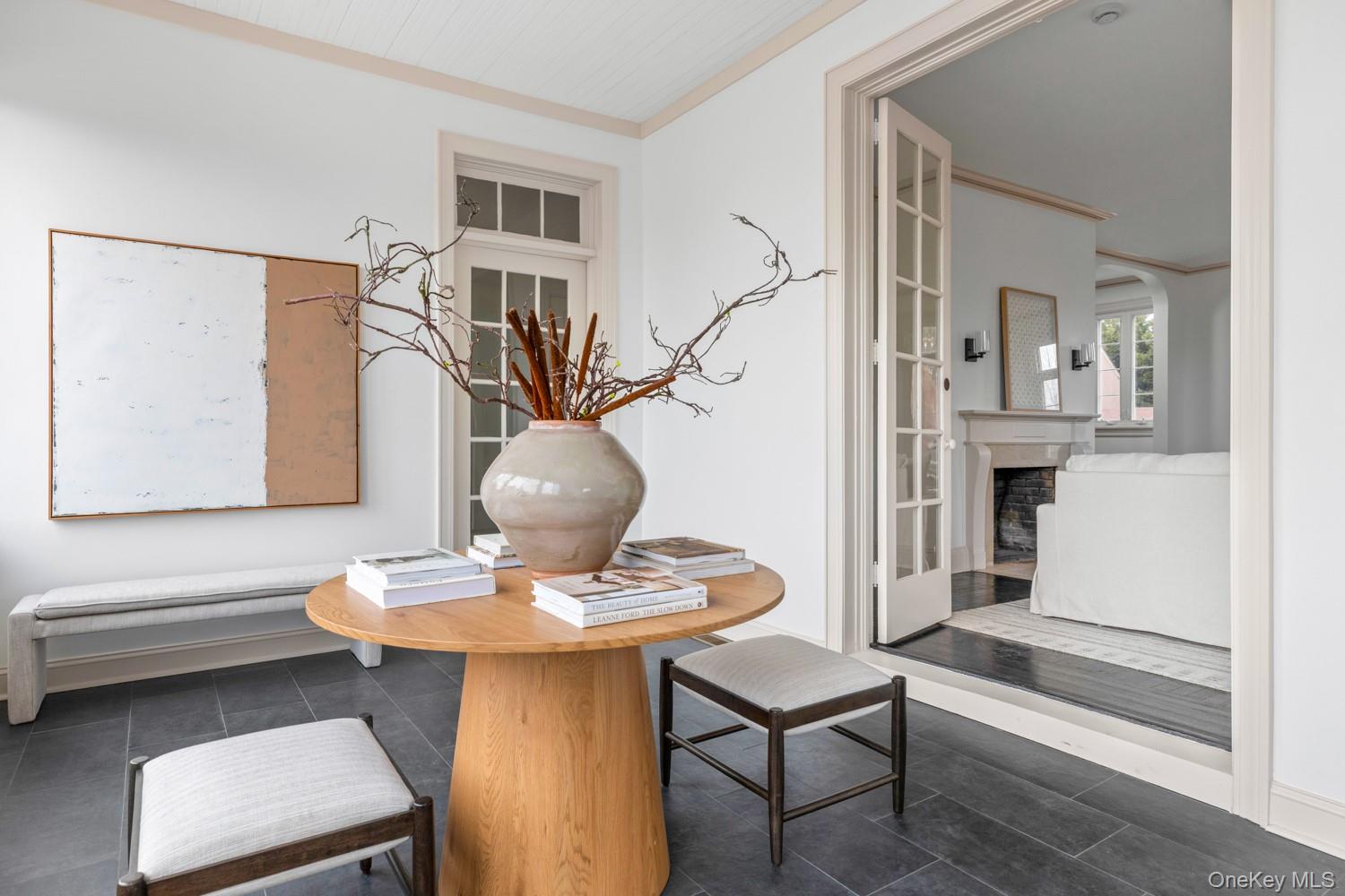 #3 photo, 33 S Windsor Avenue, Саффолк ‖ Brightwaters , NY 11718