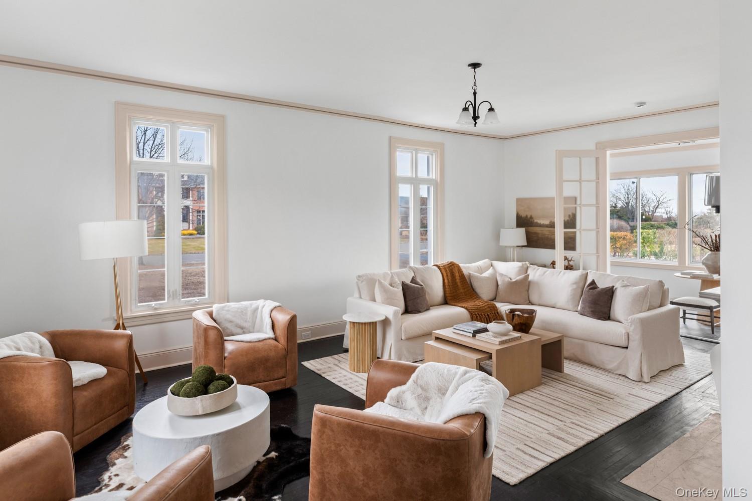 #6 photo, 33 S Windsor Avenue, Саффолк ‖ Brightwaters , NY 11718