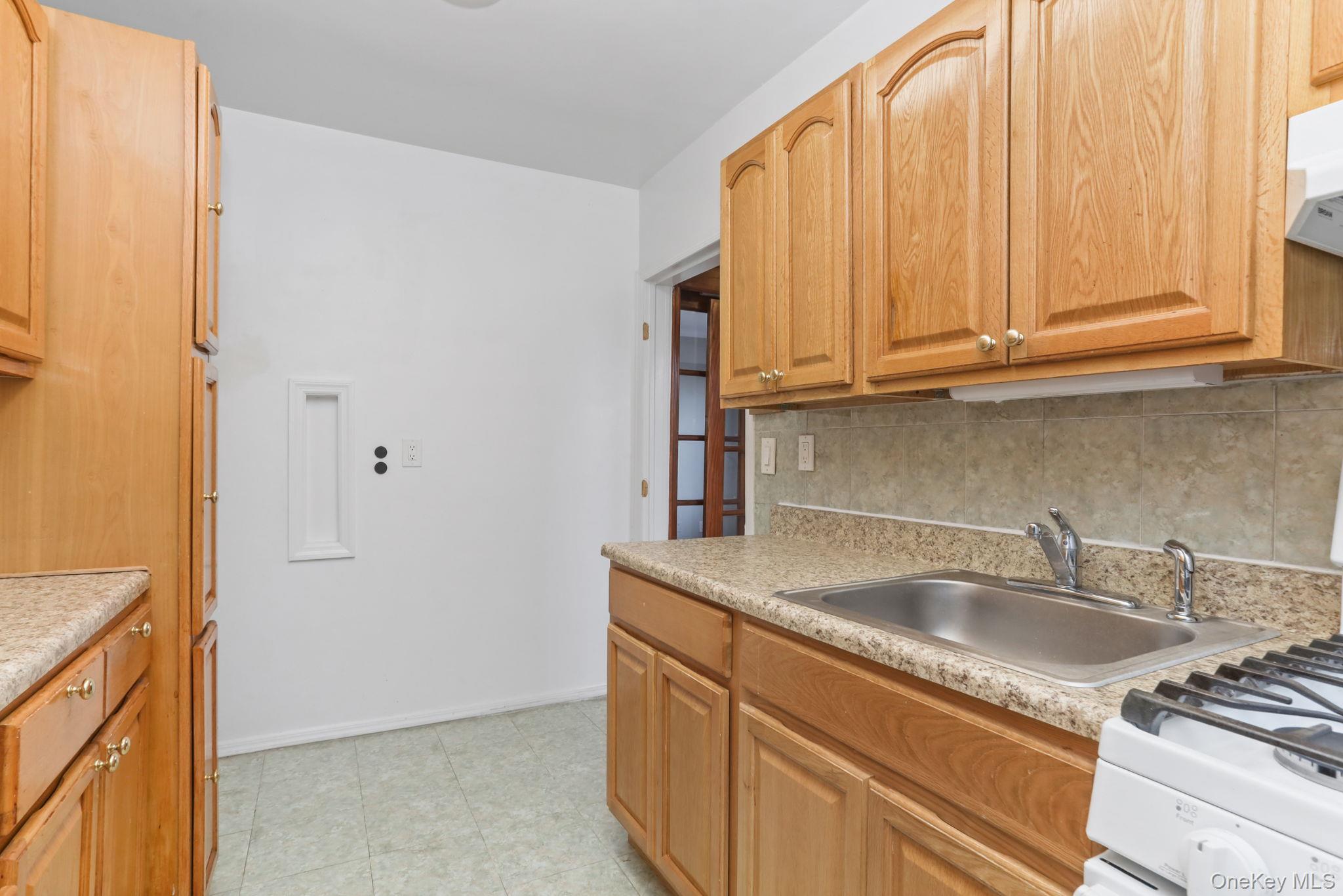 #18 photo, 611 Palmer Road, Yonkers , NY 10701