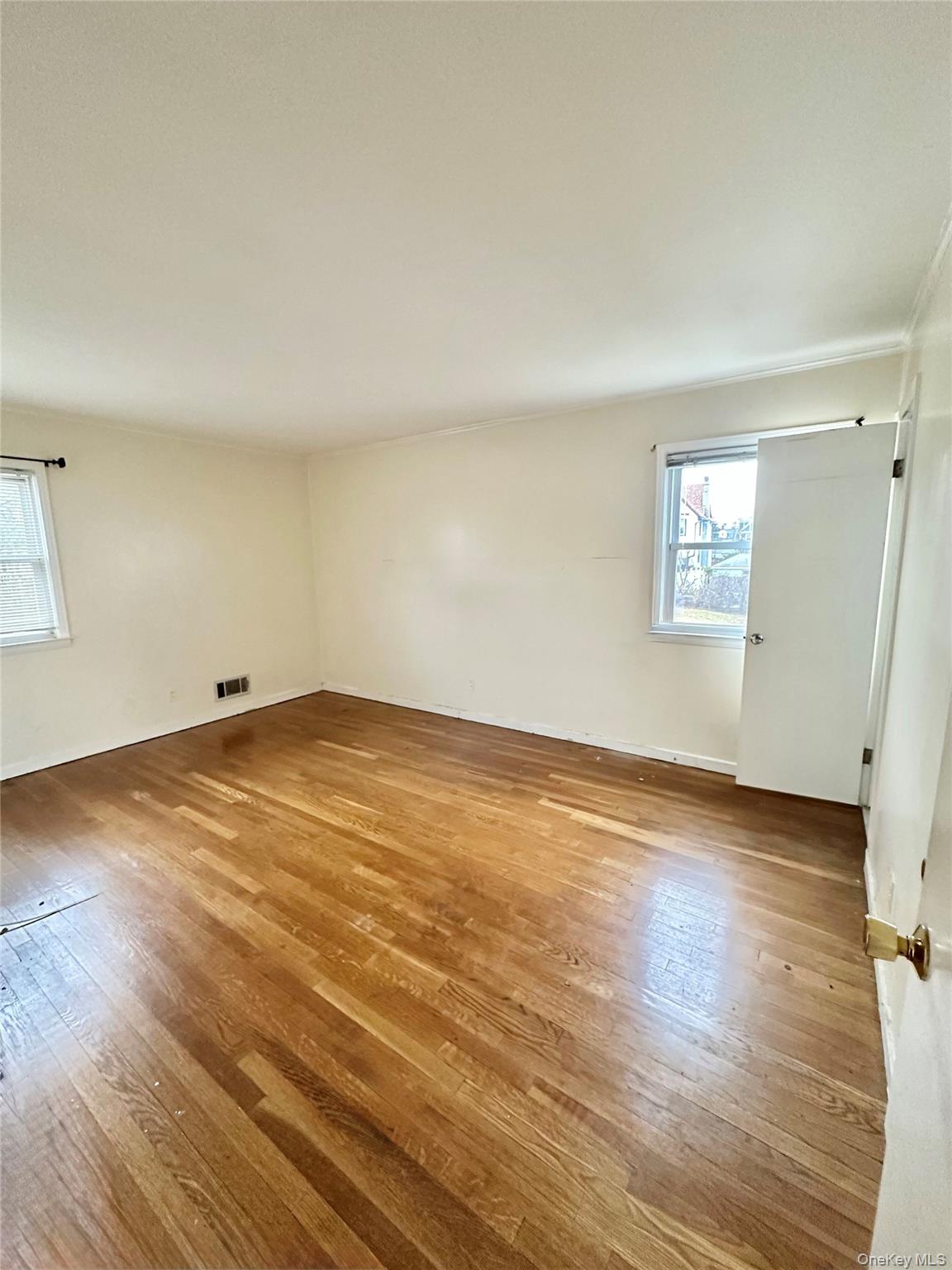 #7 photo, 3 Soundview, New Rochelle , NY 10801