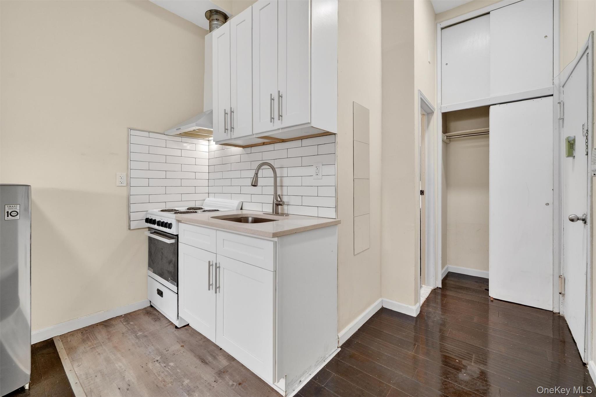 #4 photo, 158 Willow Street, Yonkers , NY 10701