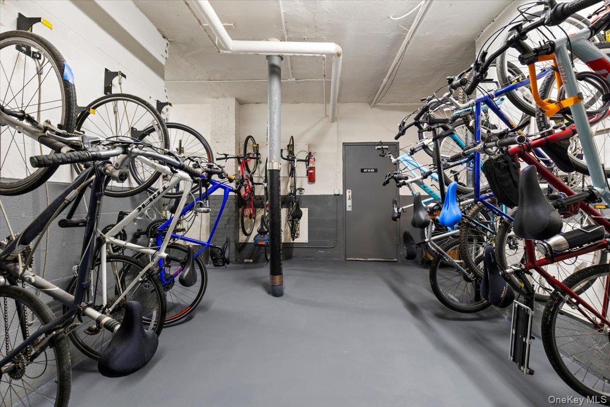 #17 photo, 105 Garth Road, 뉴욕주 Scarsdale , NY 10583