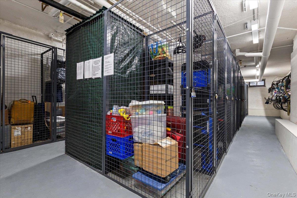 #18 photo, 105 Garth Road, 뉴욕주 Scarsdale , NY 10583