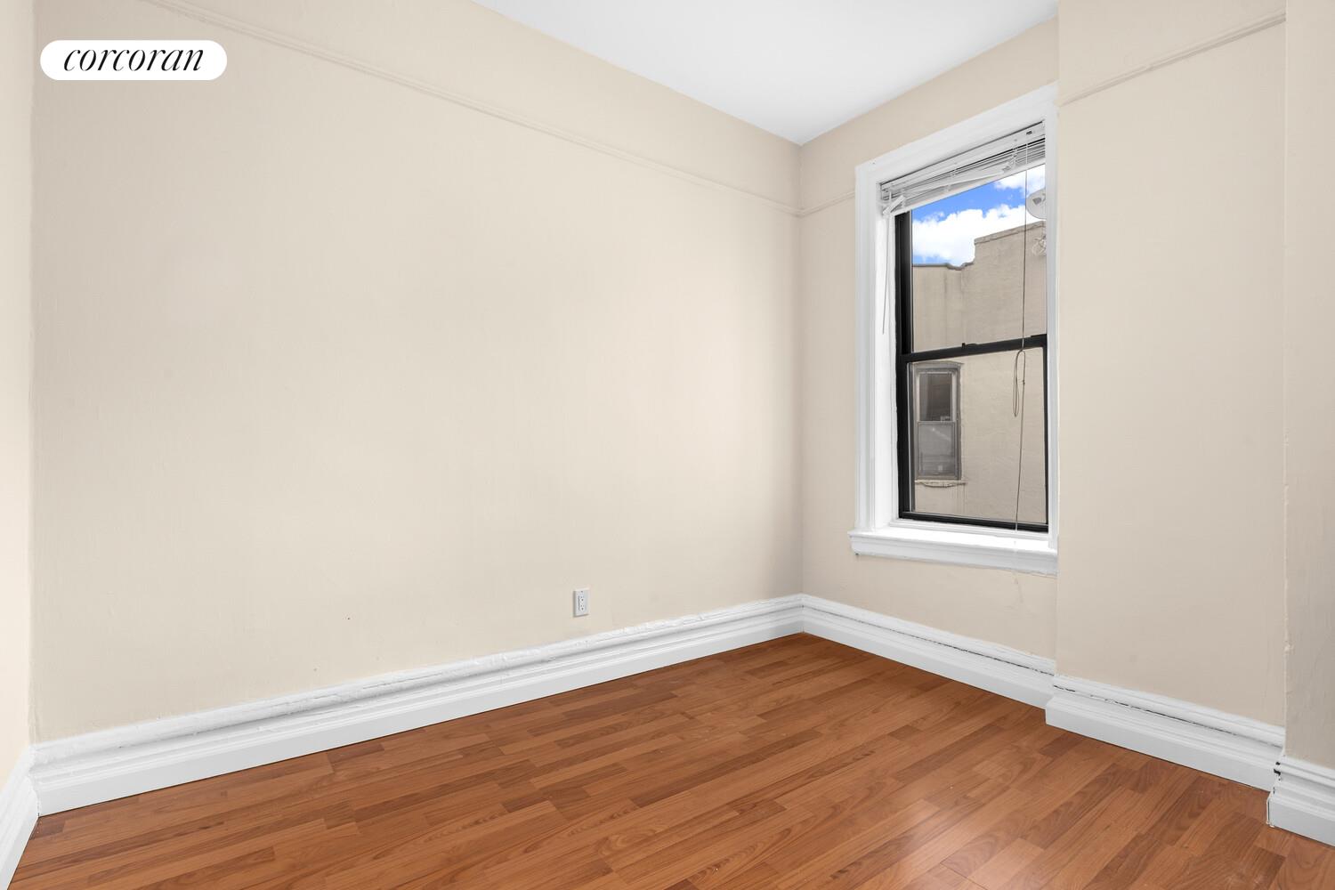 #4 photo, 280 E 2ND Street, Kensington , NY 11218