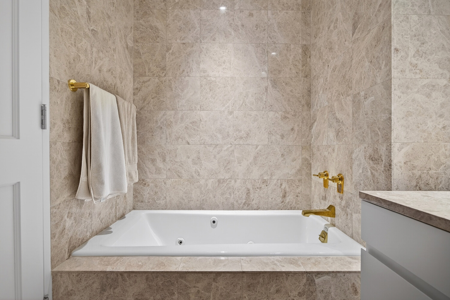 #13 photo, 220 RIVERSIDE Boulevard, مانهاتن Lincoln Square , NY 10069