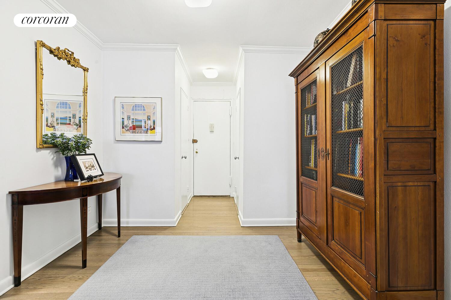 #12 photo, 30 E 9TH Street, Greenwich Village , NY 10003