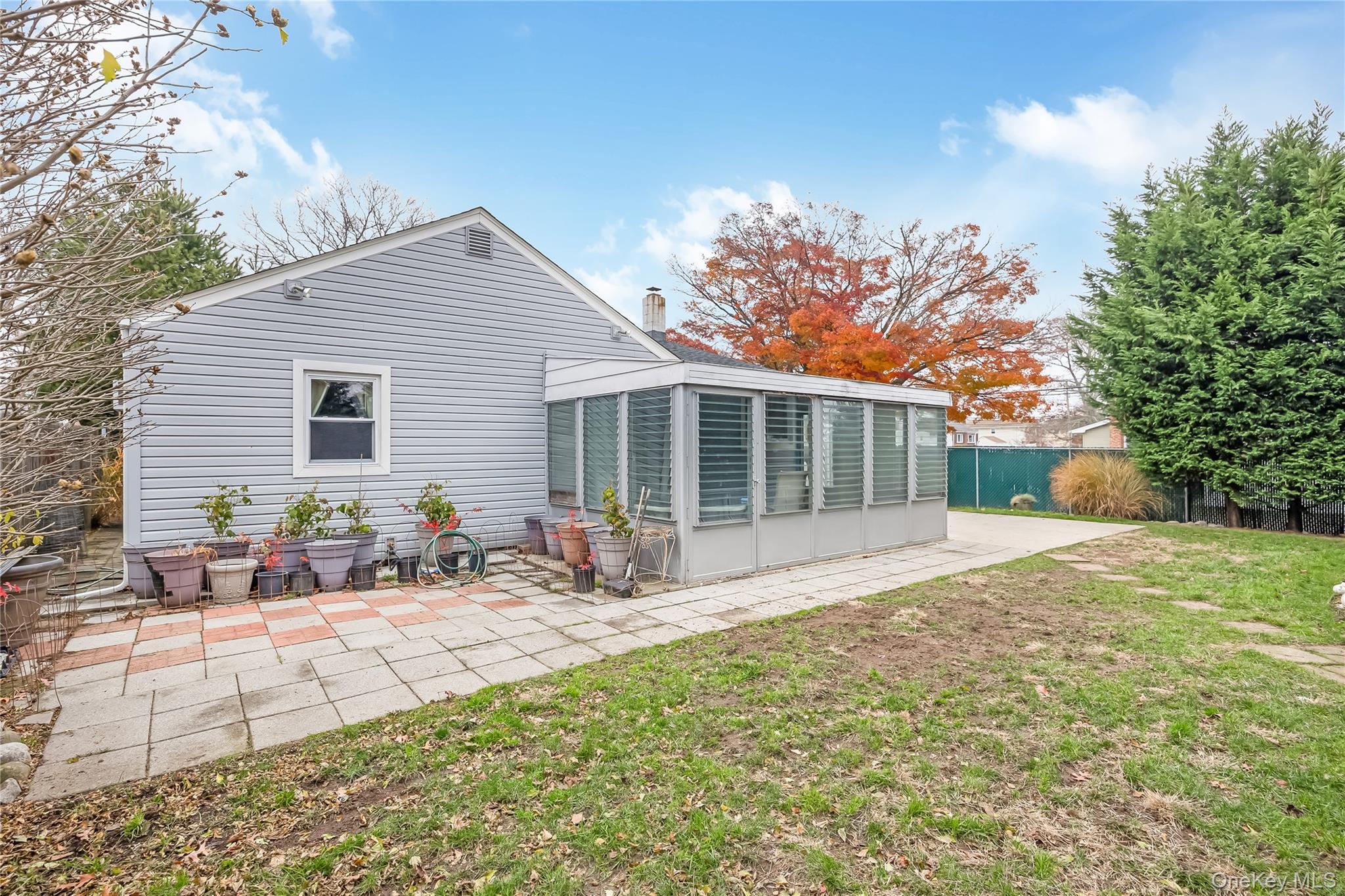 #18 photo, 254 W 1st Street, Саффолк ‖ West Islip , NY 11795