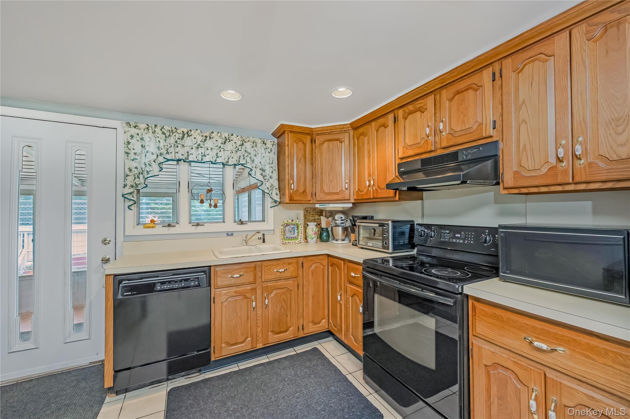 #6 photo, 254 W 1st Street, Саффолк ‖ West Islip , NY 11795