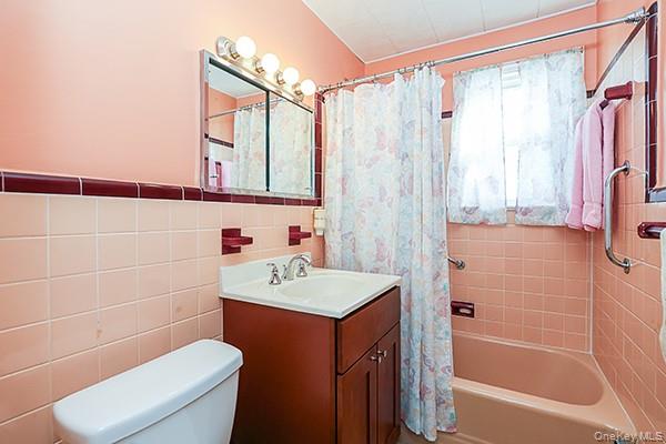 #12 photo, 246-04 86th Avenue, Bellerose , NY 11426