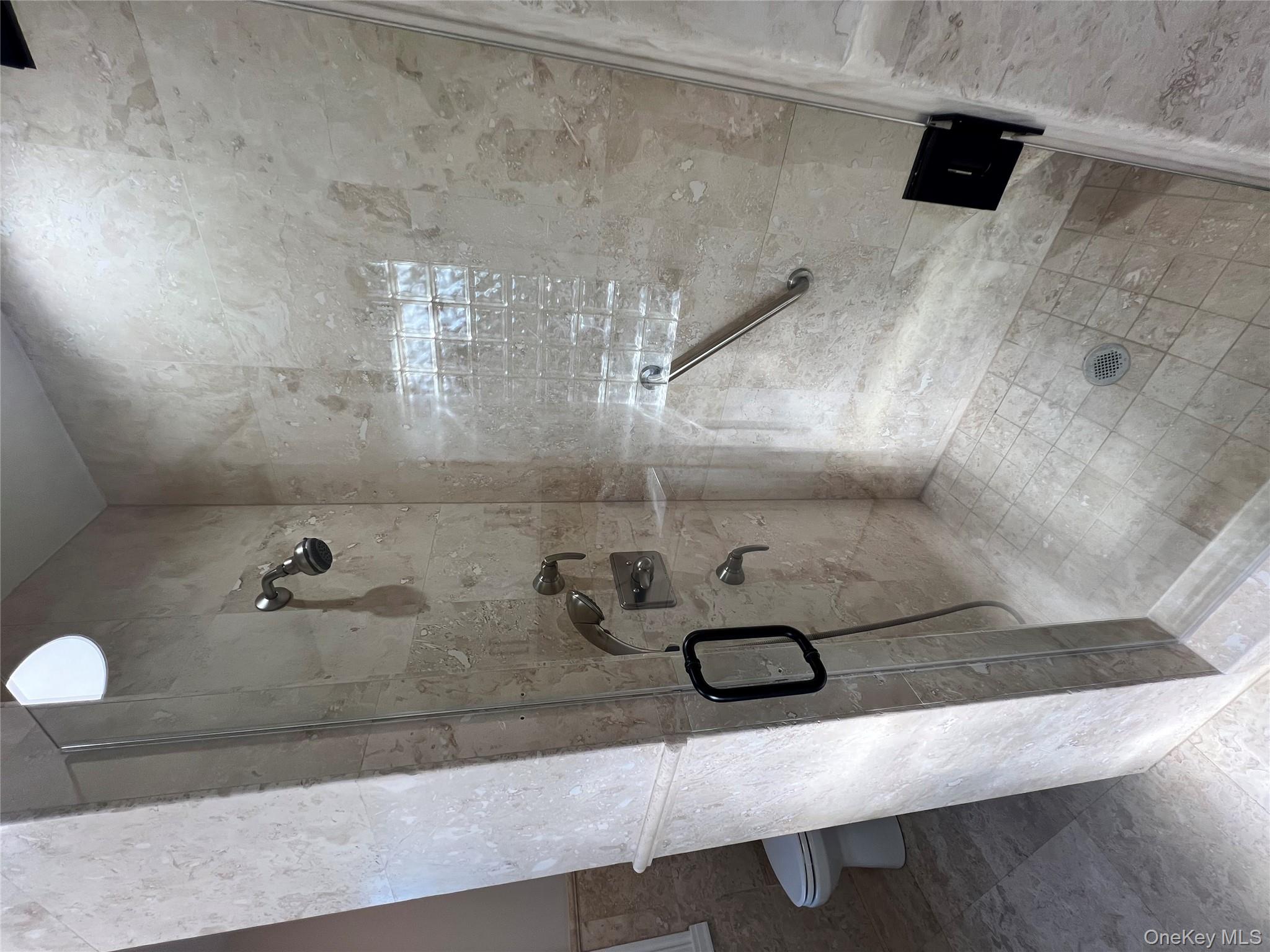 #11 photo, 14-30 160th Street, कुईंस Whitestone , NY 11357