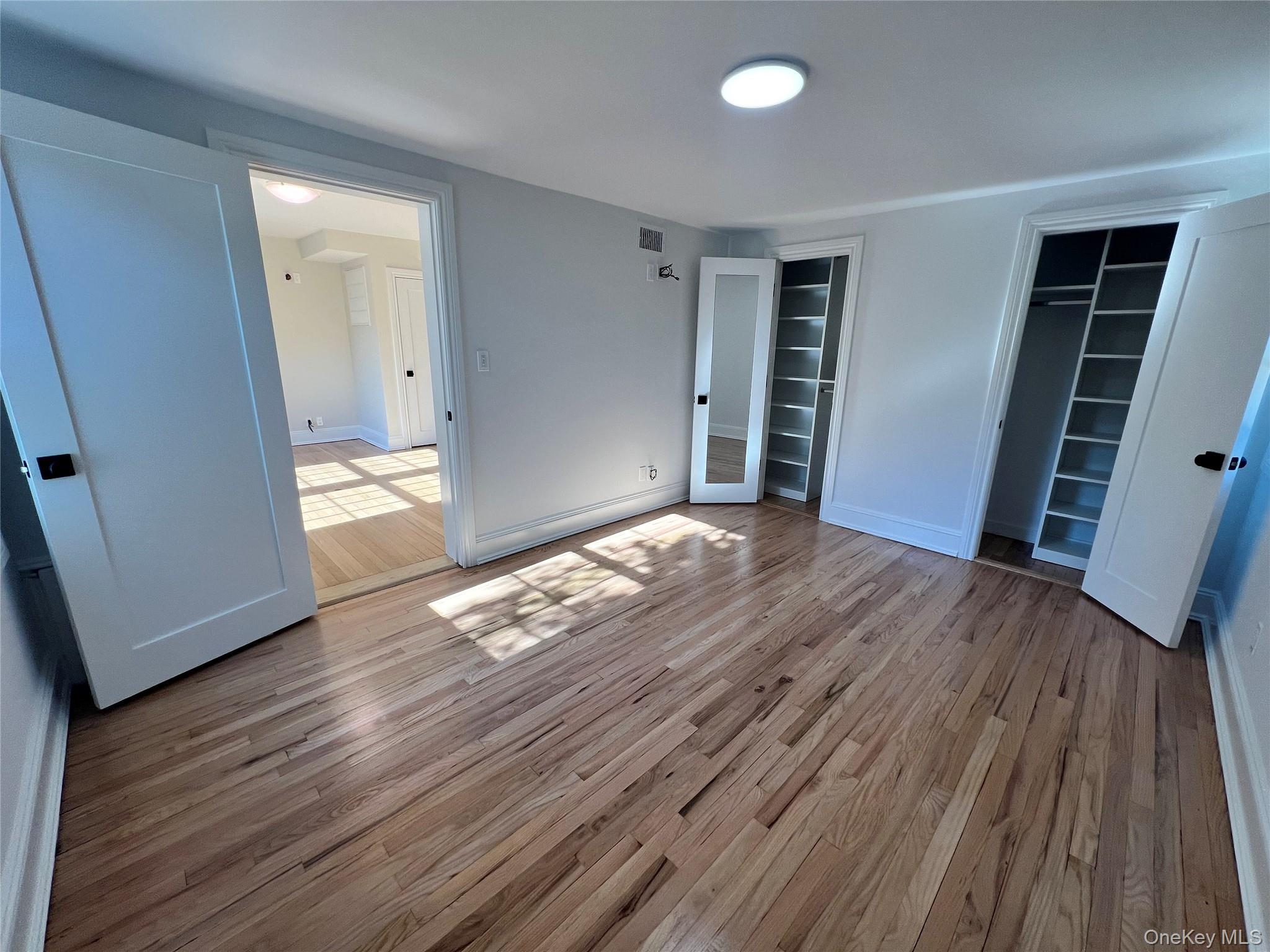 #13 photo, 14-30 160th Street, कुईंस Whitestone , NY 11357