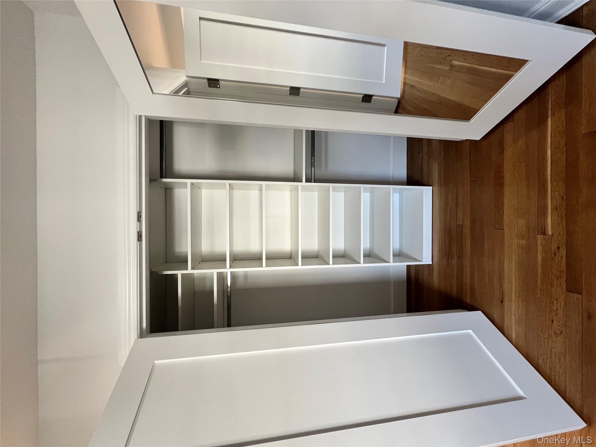 #17 photo, 14-30 160th Street, कुईंस Whitestone , NY 11357