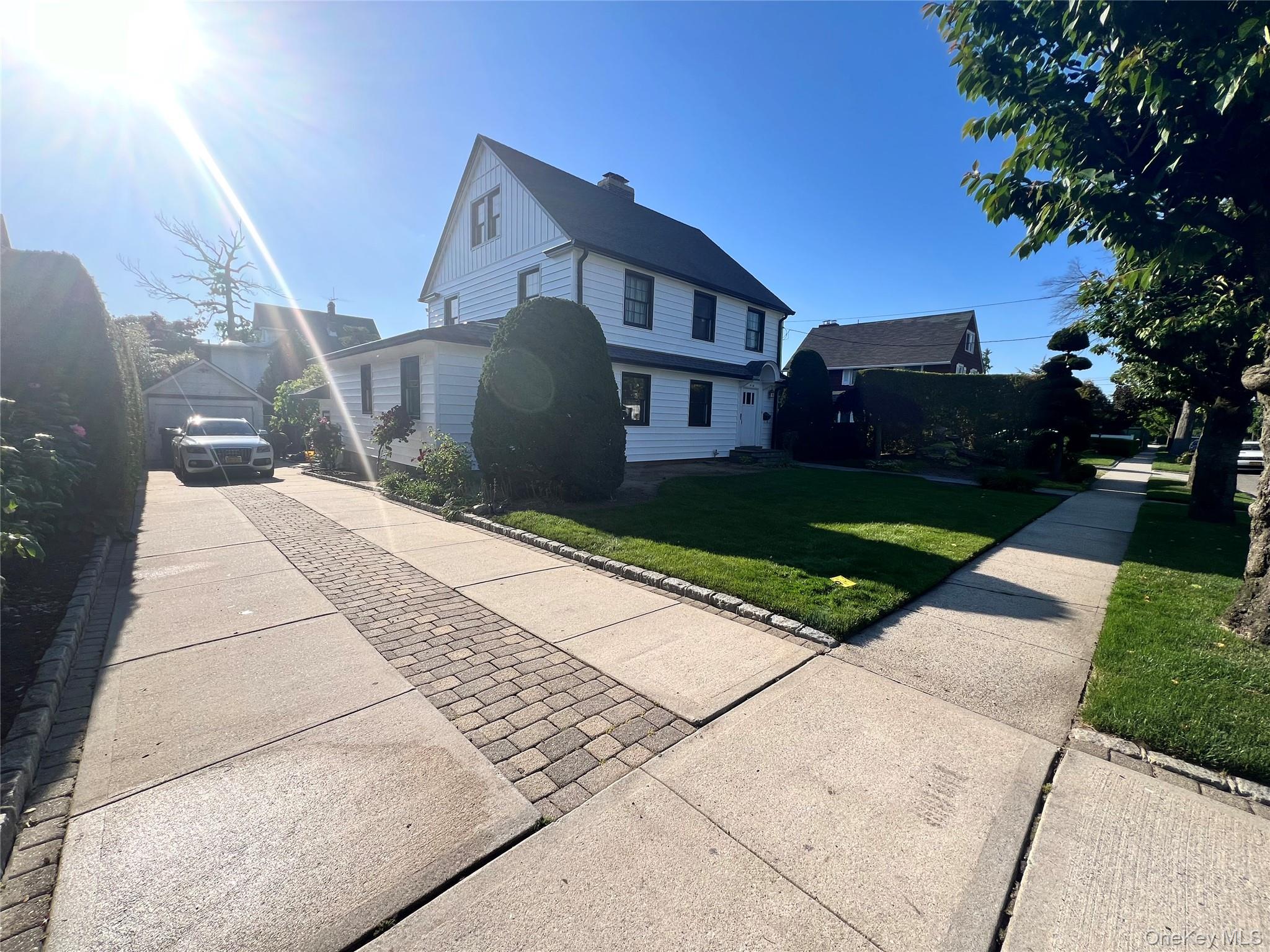 #2 photo, 14-30 160th Street, कुईंस Whitestone , NY 11357