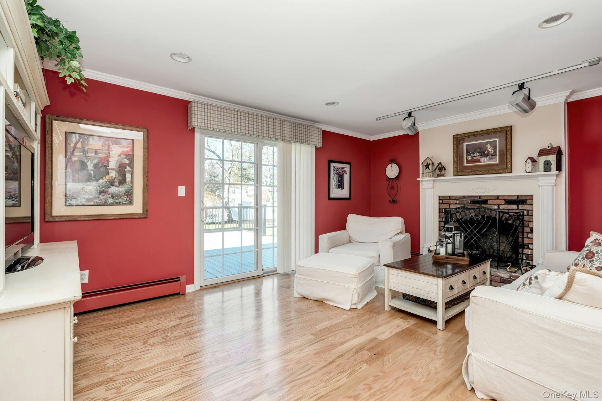 #19 photo, 84 Strathmore Village Drive, سوفولك South Setauket , NY 11720