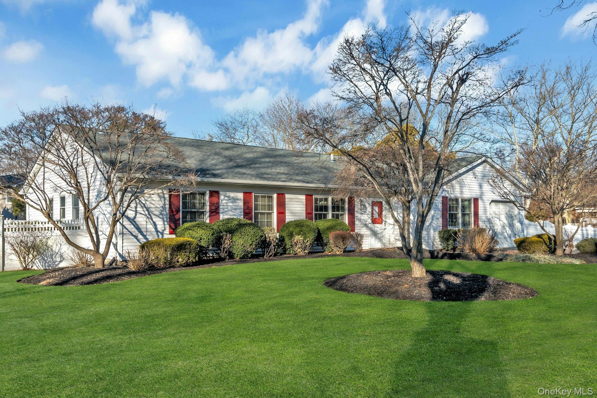 #3 photo, 84 Strathmore Village Drive, سوفولك South Setauket , NY 11720