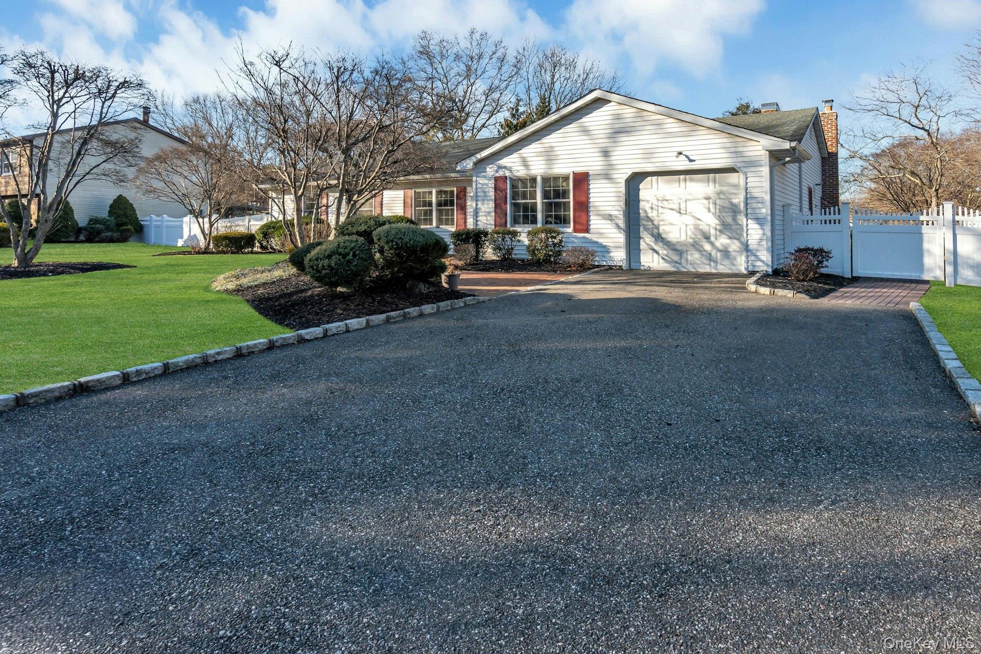 #5 photo, 84 Strathmore Village Drive, سوفولك South Setauket , NY 11720