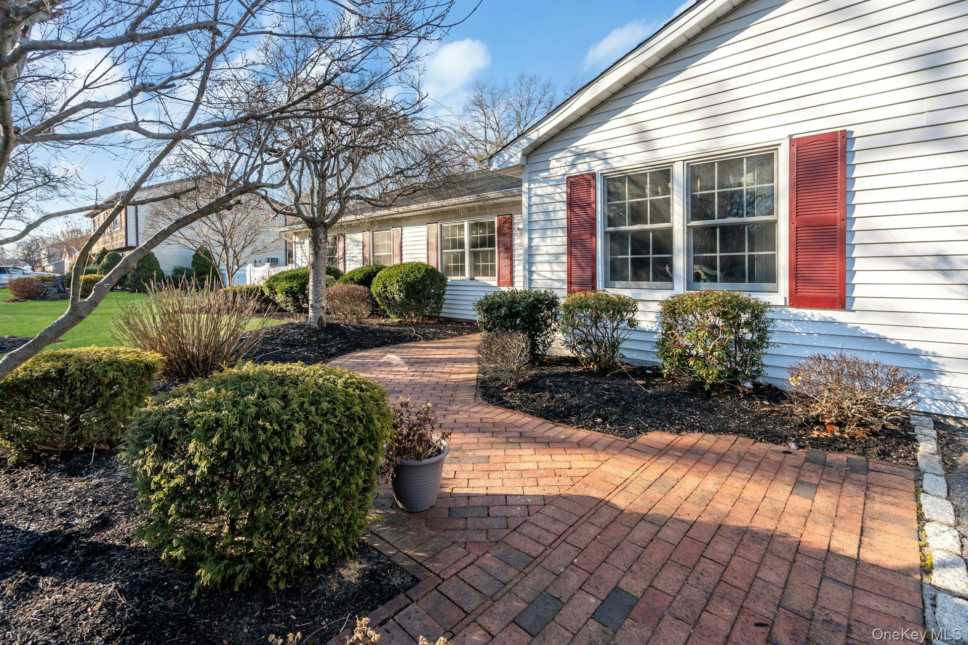 #6 photo, 84 Strathmore Village Drive, سوفولك South Setauket , NY 11720