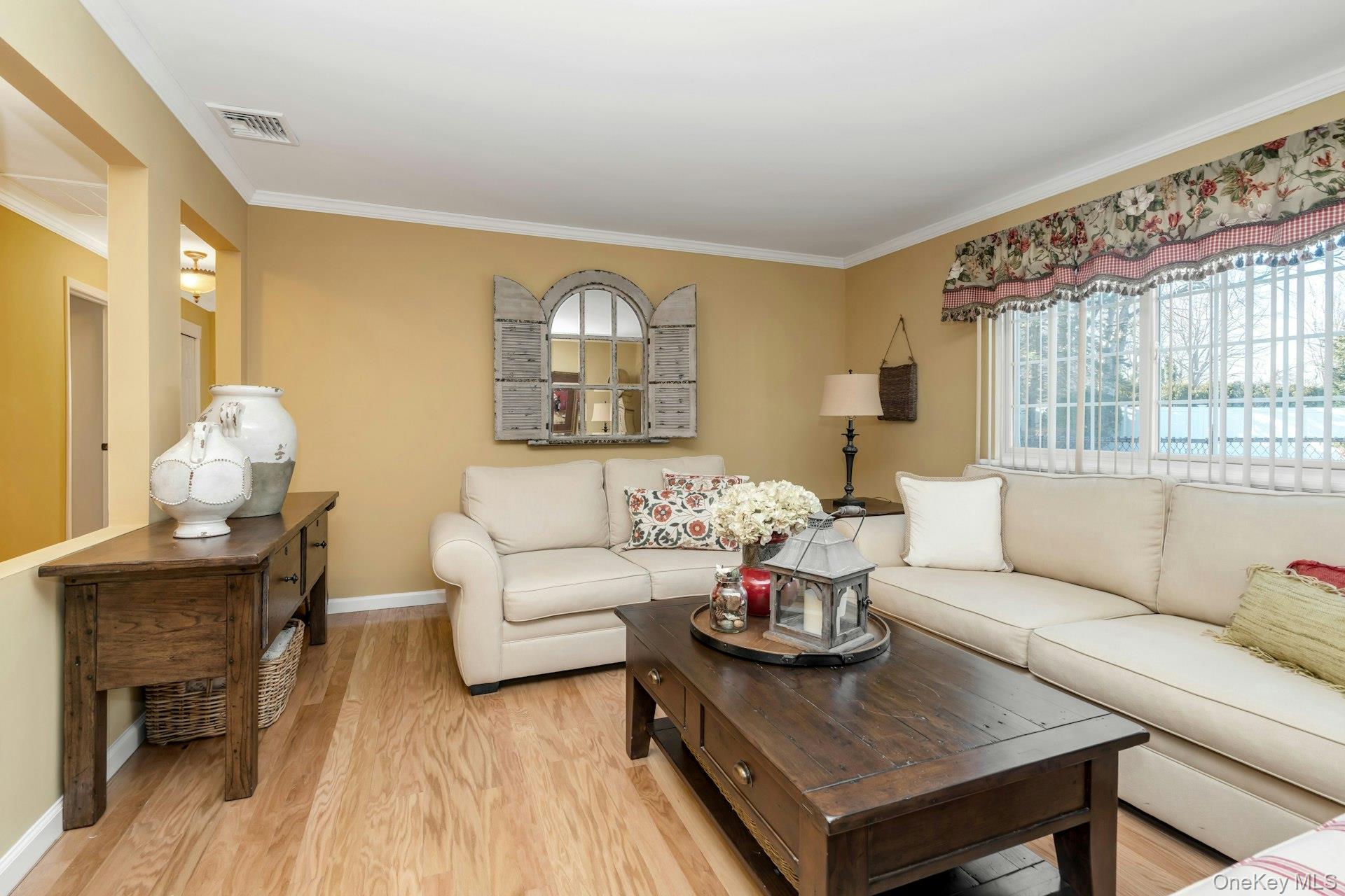 #8 photo, 84 Strathmore Village Drive, سوفولك South Setauket , NY 11720