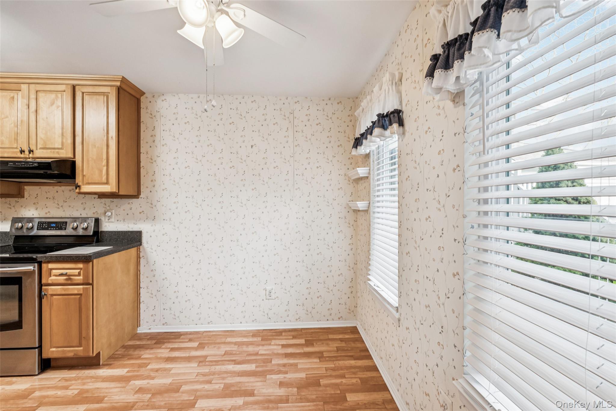 #11 photo, 901 Fenway Road, Саффолк ‖ Saint James , NY 11780