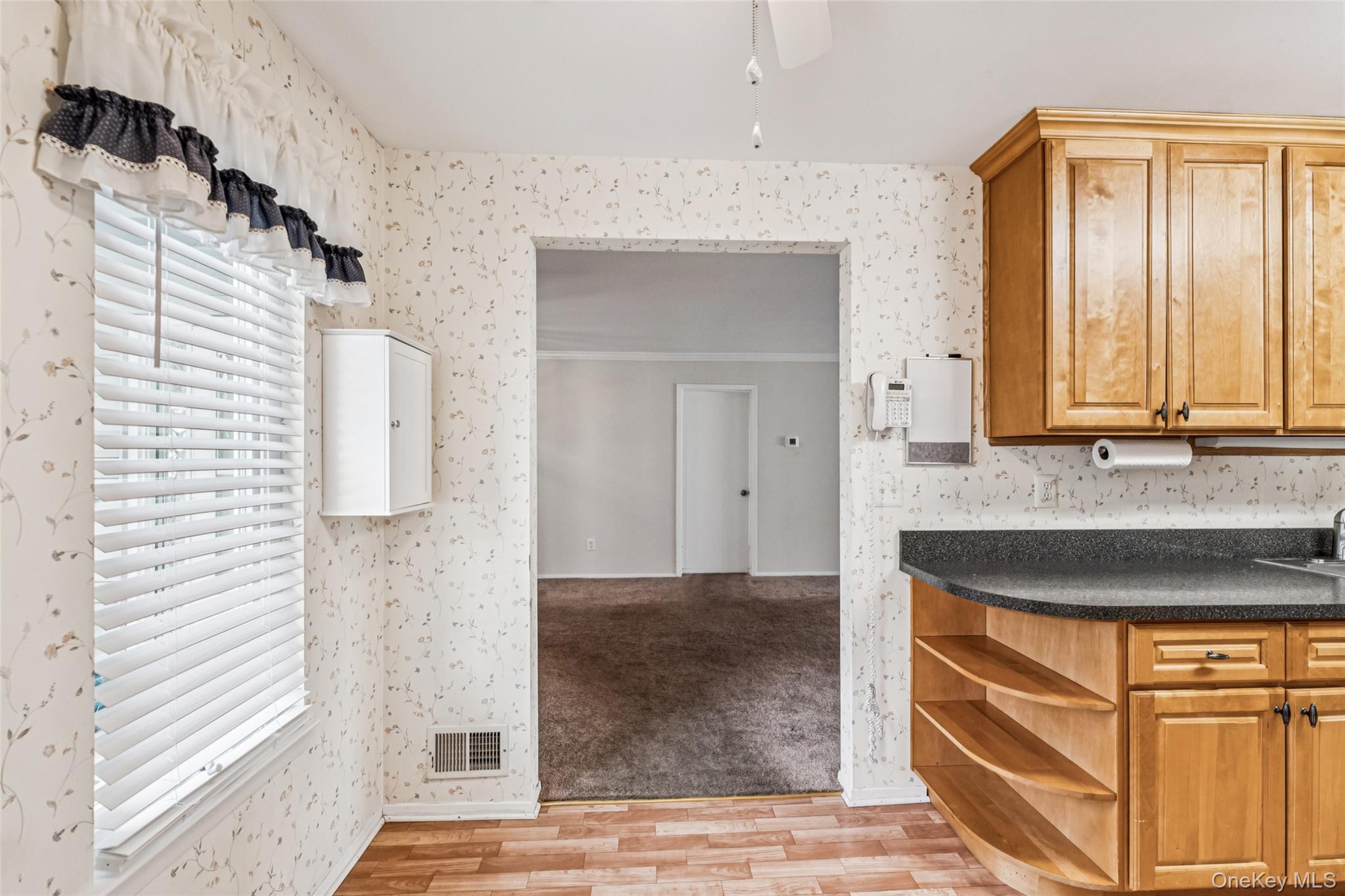 #12 photo, 901 Fenway Road, Саффолк ‖ Saint James , NY 11780