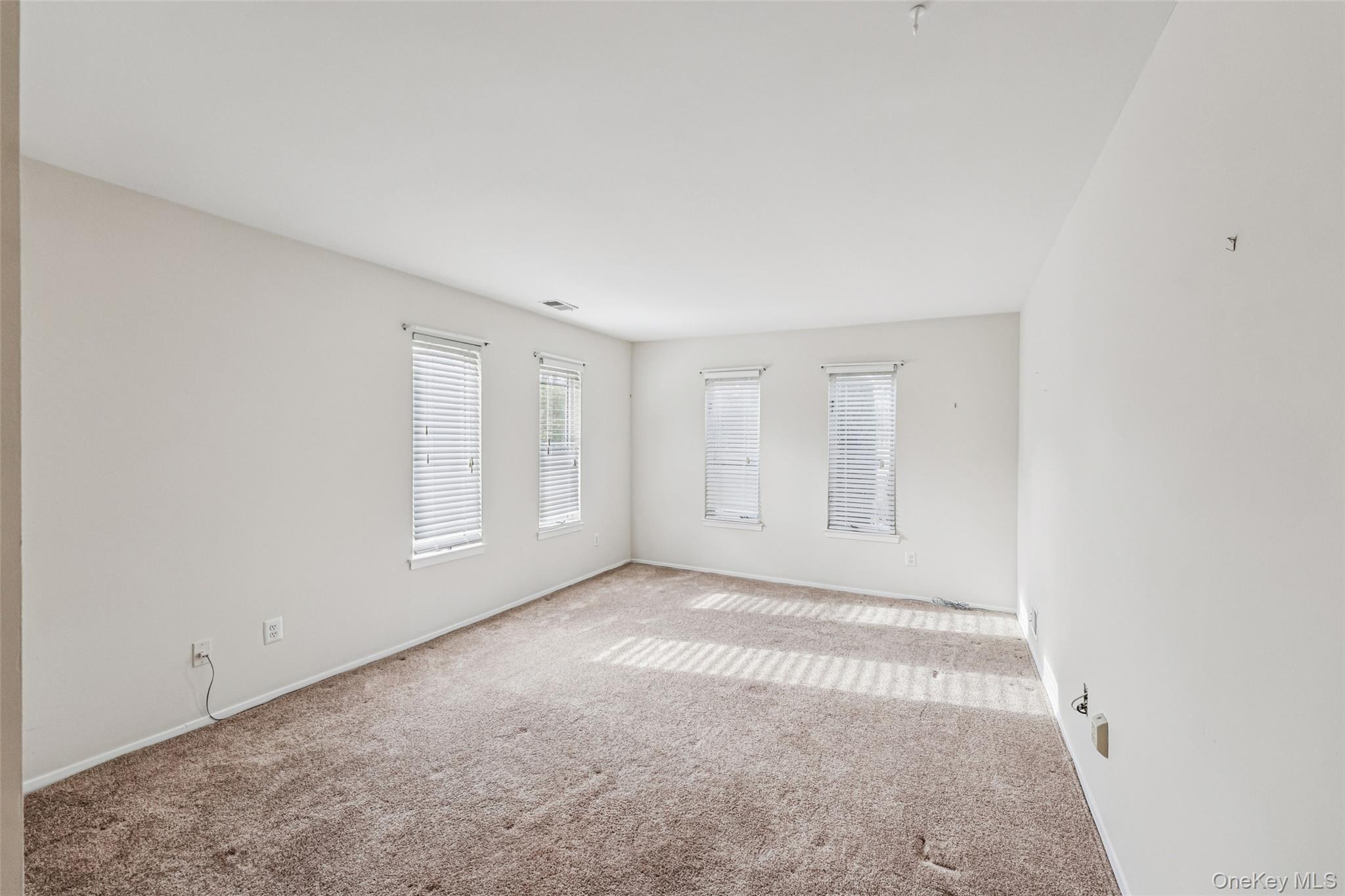 #15 photo, 901 Fenway Road, Саффолк ‖ Saint James , NY 11780