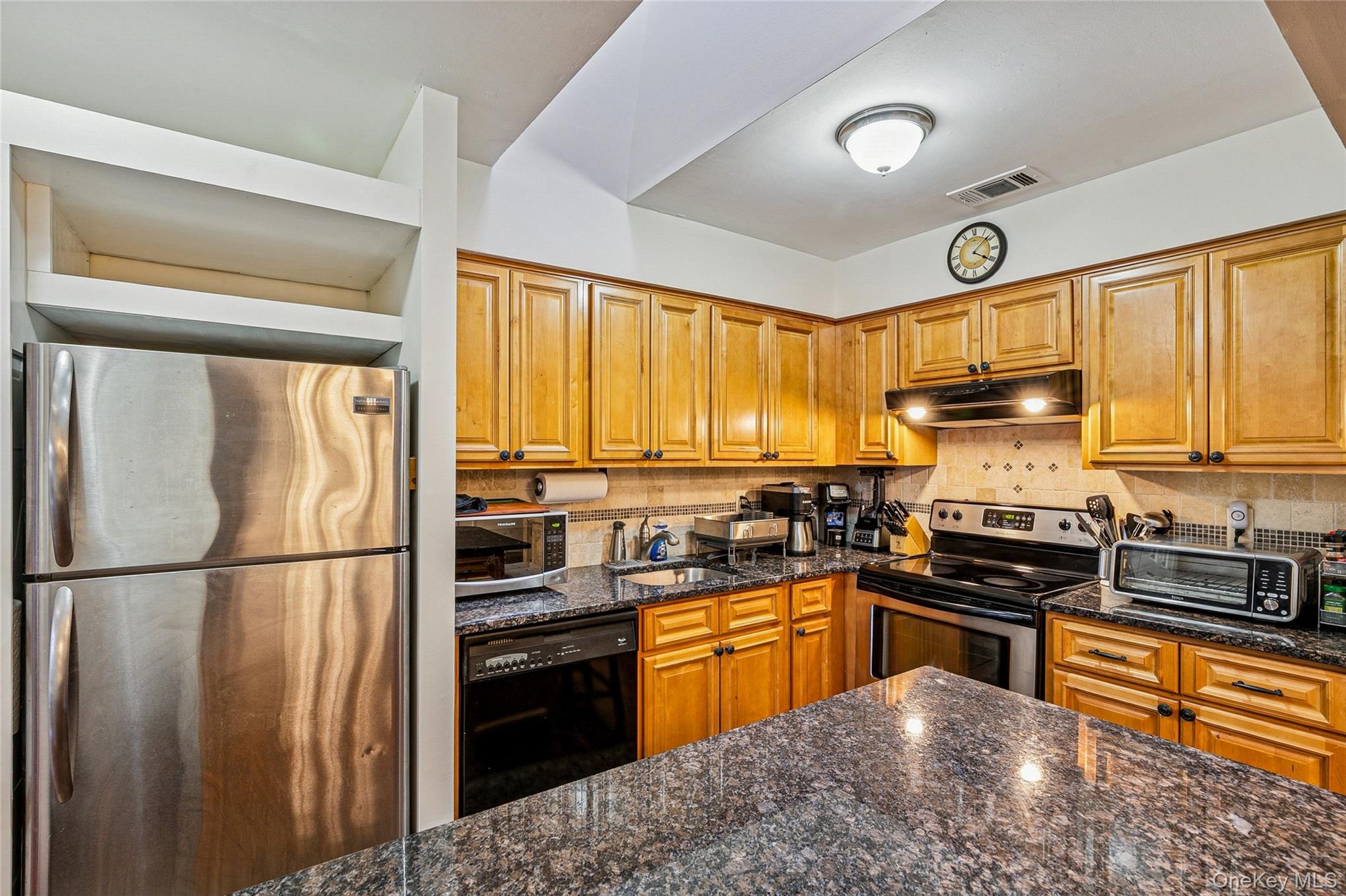 #15 photo, 4 Southgate Circle, Massapequa Park , NY 11762