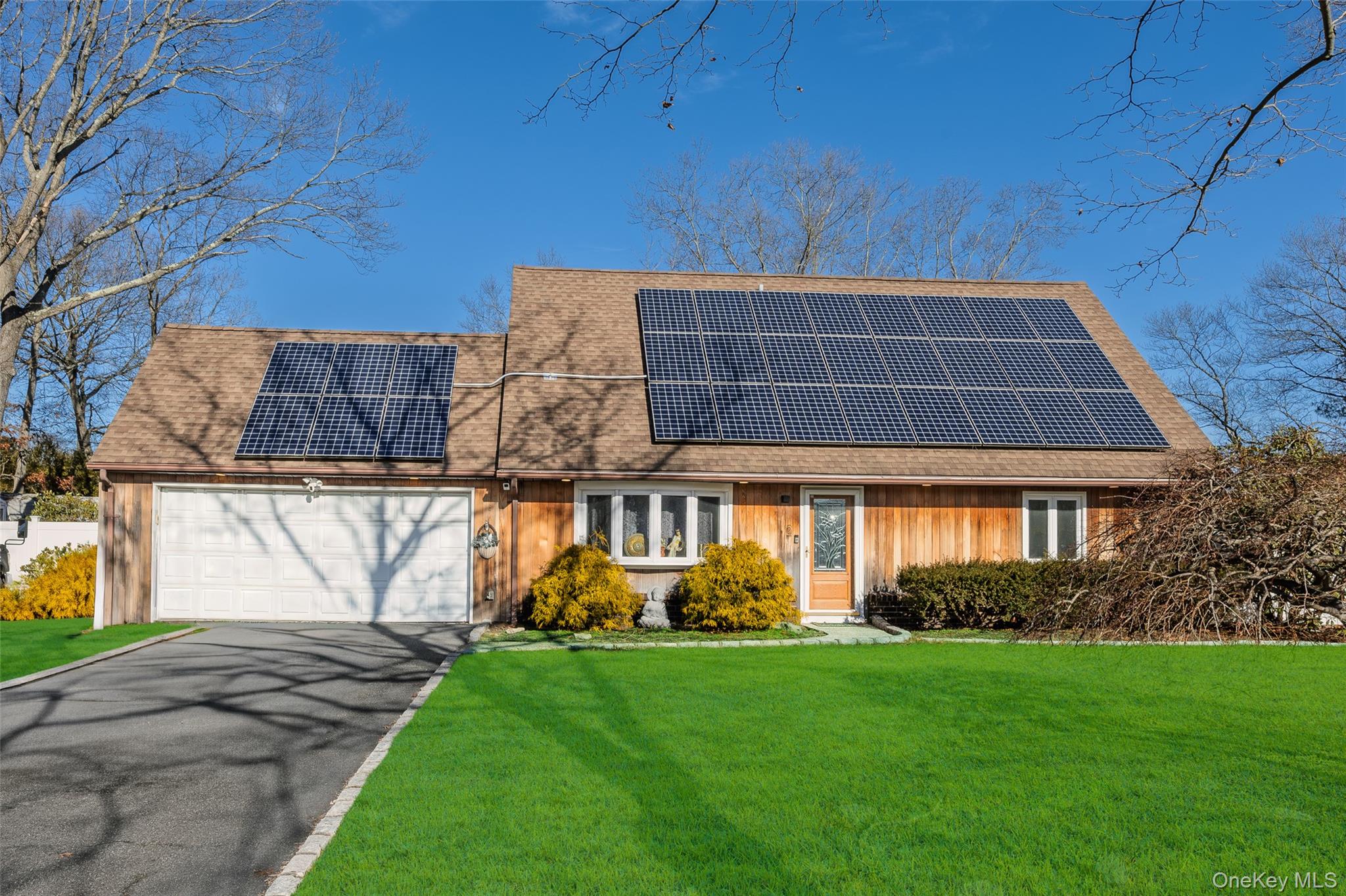 #1 photo, 12 Yellowstone Court, Саффолк ‖ Coram , NY 11727