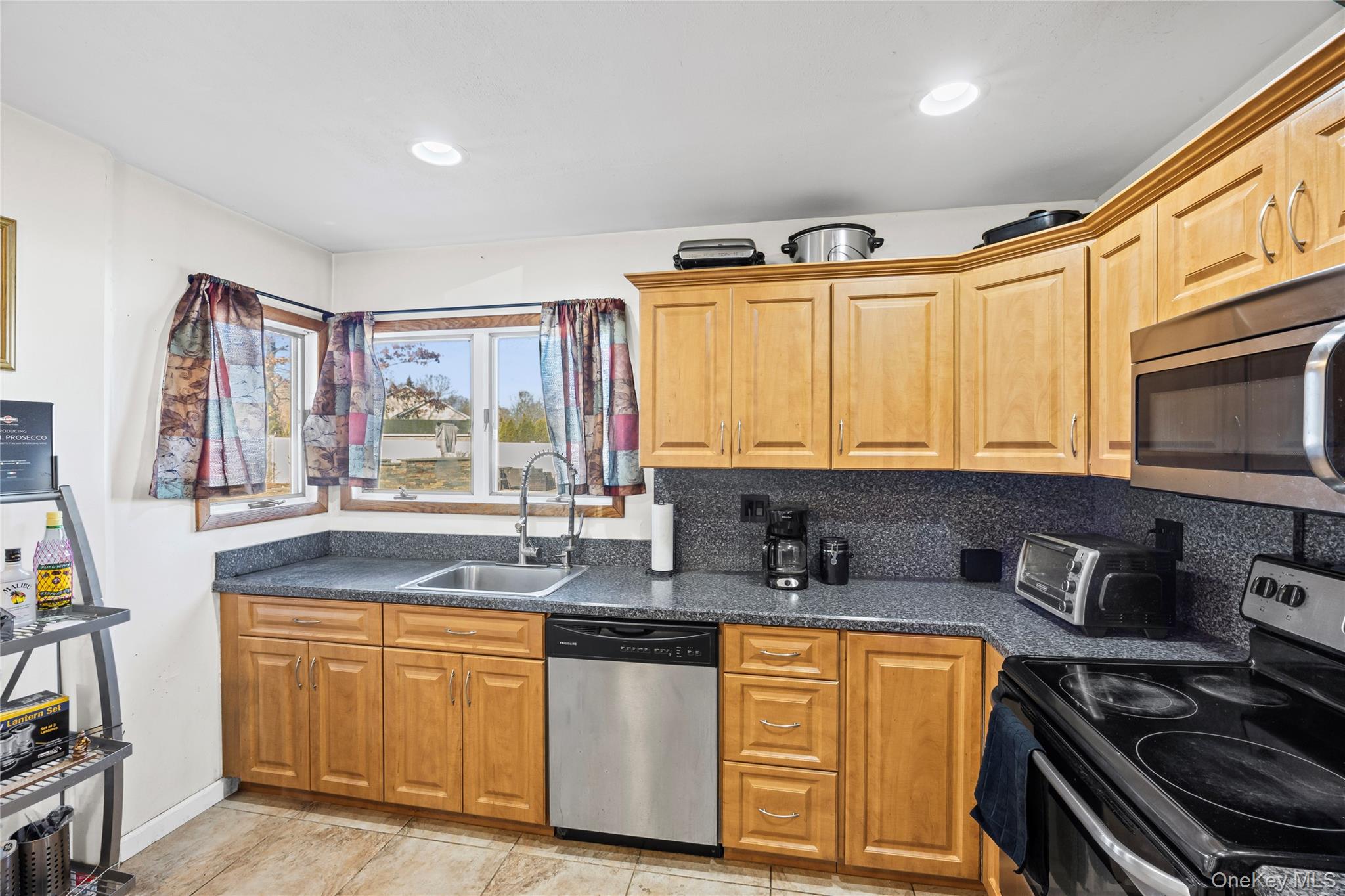 #11 photo, 12 Yellowstone Court, Саффолк ‖ Coram , NY 11727