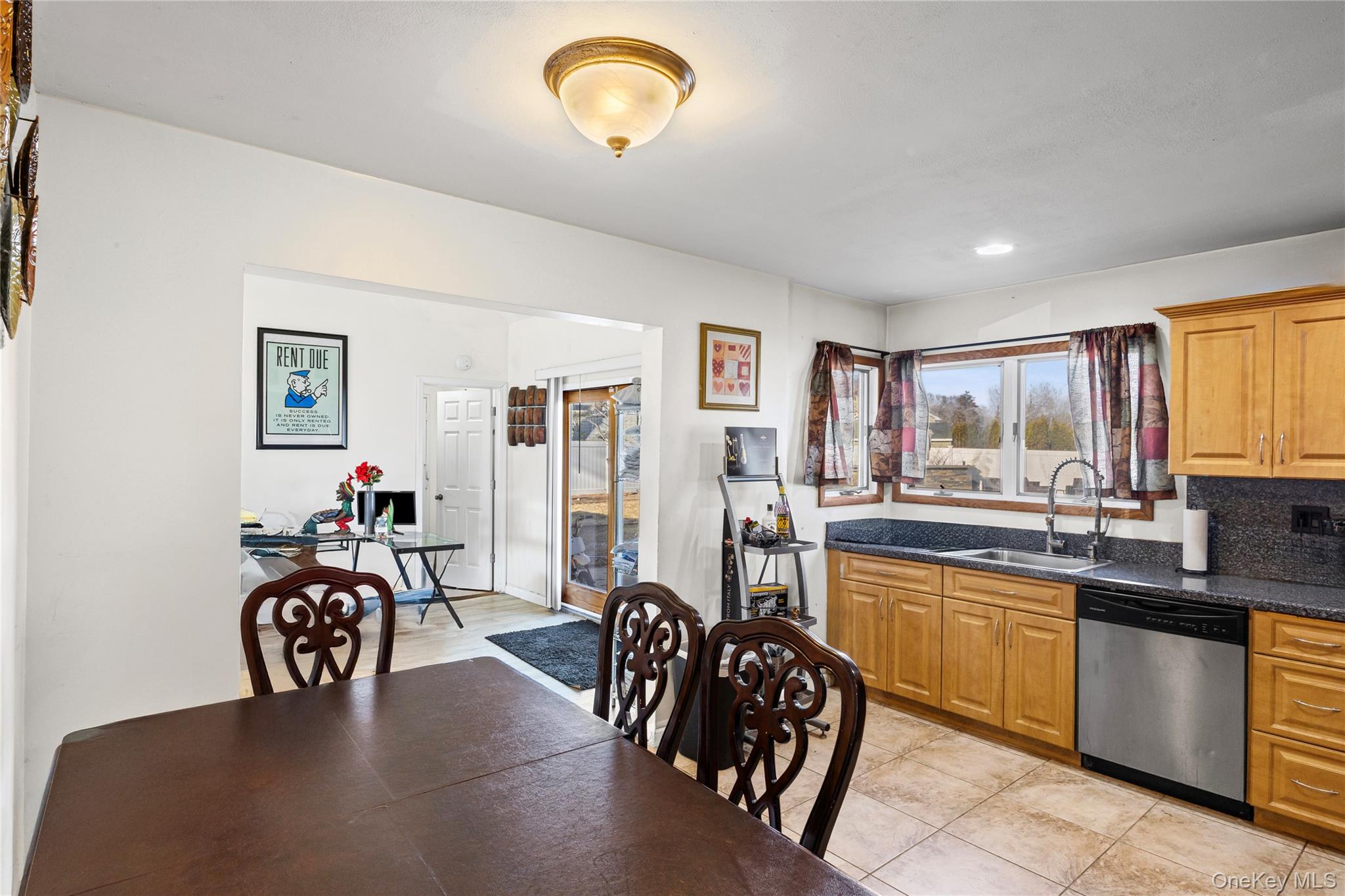 #13 photo, 12 Yellowstone Court, Саффолк ‖ Coram , NY 11727