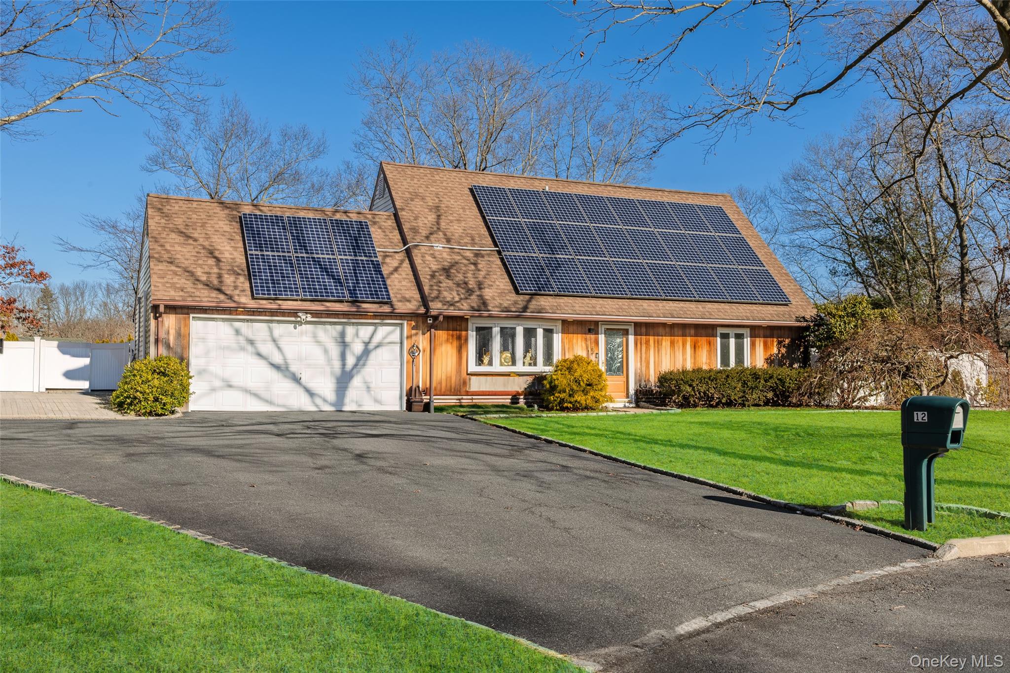 #3 photo, 12 Yellowstone Court, Саффолк ‖ Coram , NY 11727