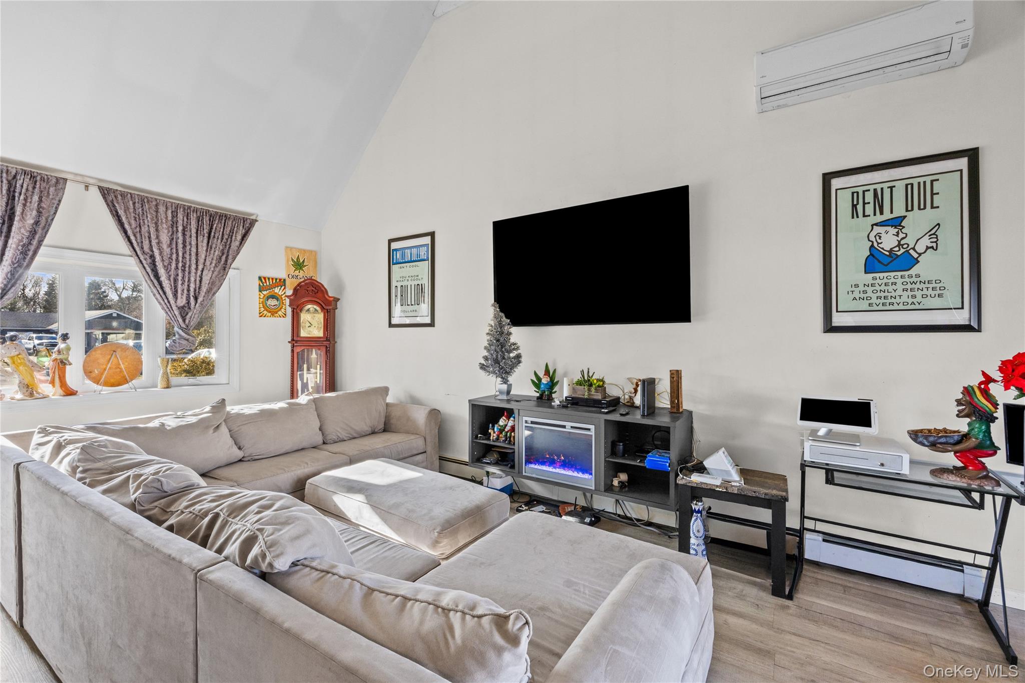 #8 photo, 12 Yellowstone Court, Саффолк ‖ Coram , NY 11727