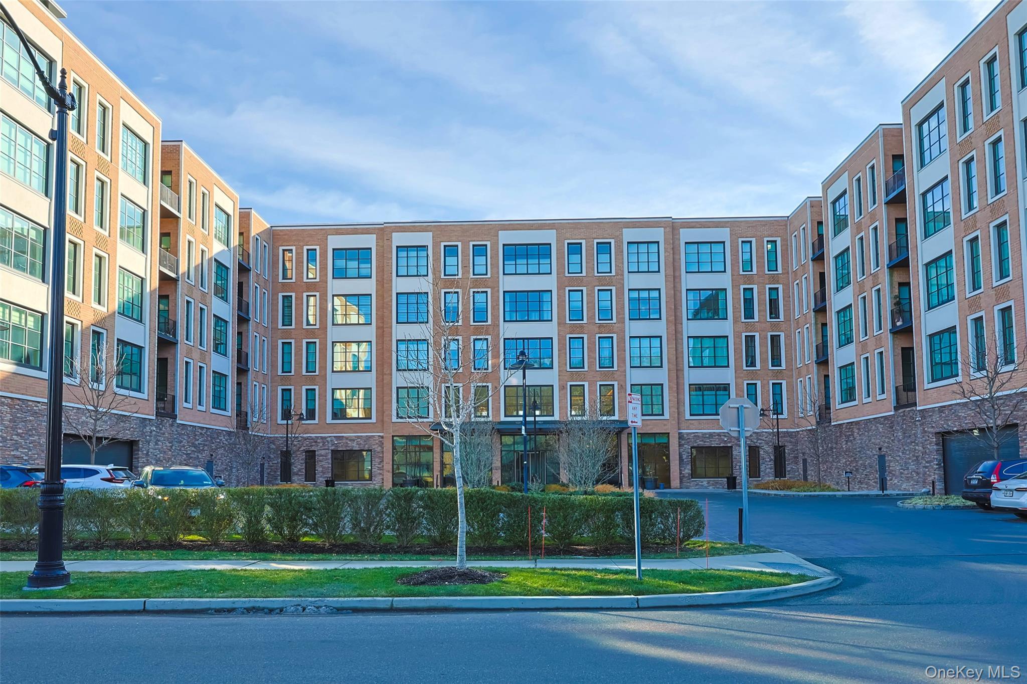 #1 photo, 100 Garvies Point Road, ناسو Glen Cove , NY 11542