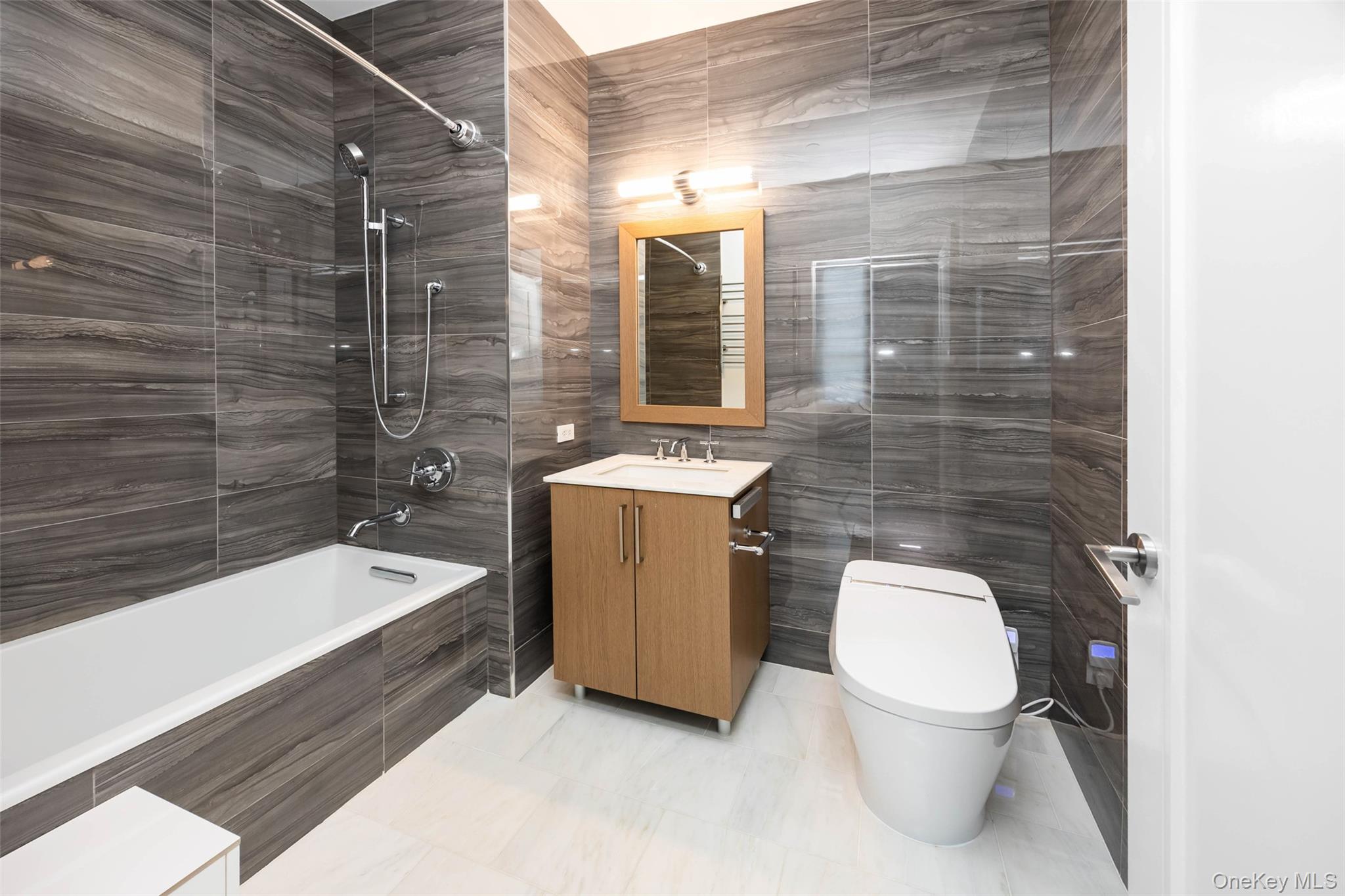 #17 photo, 100 Garvies Point Road, ناسو Glen Cove , NY 11542