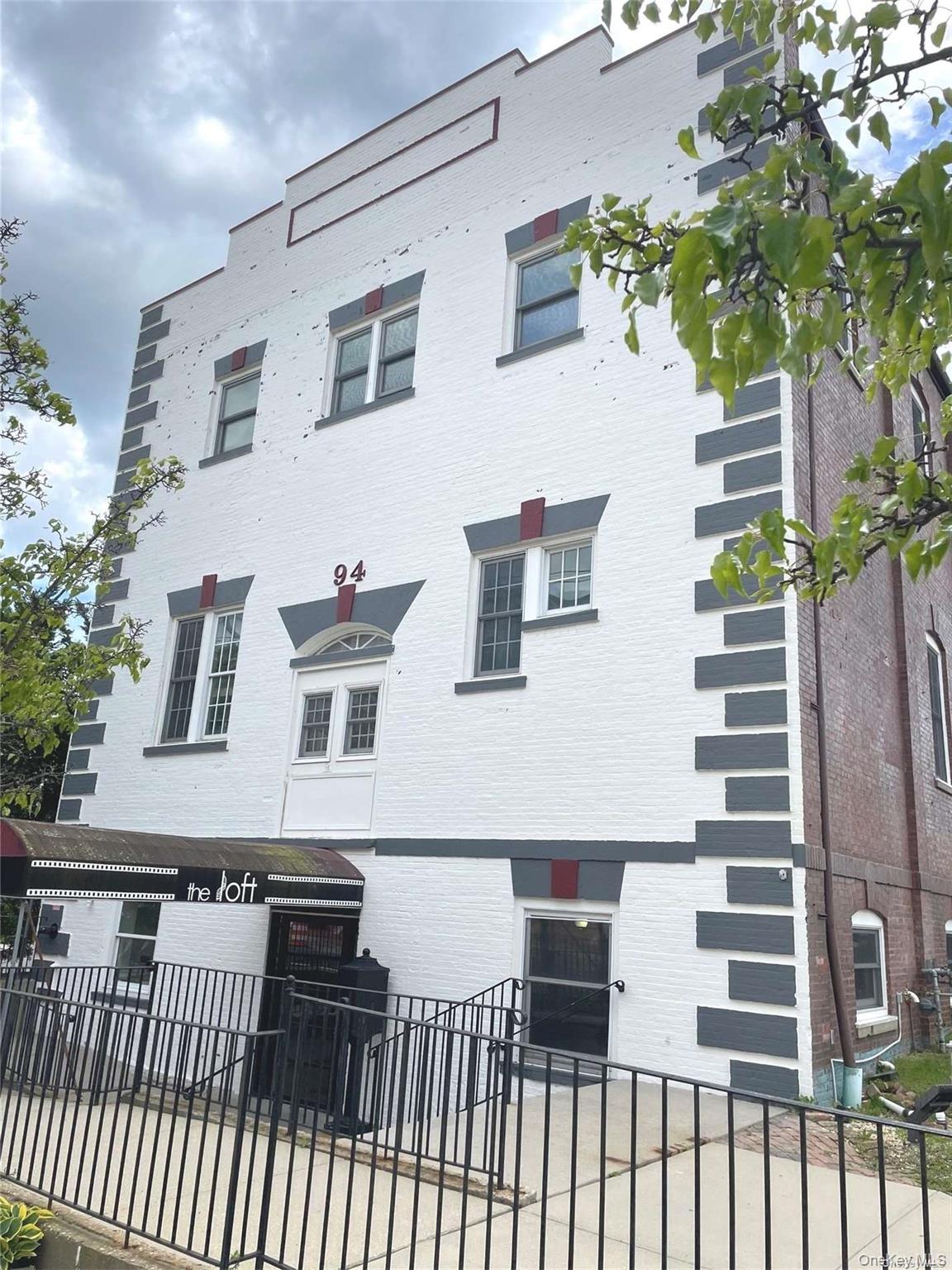 #1 photo, 94 4th Avenue, מחוז סאפוק Bay Shore , NY 11706