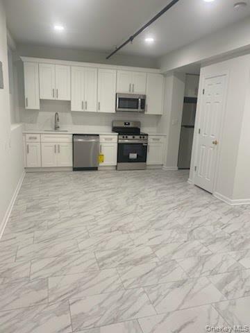 #5 photo, 94 4th Avenue, מחוז סאפוק Bay Shore , NY 11706