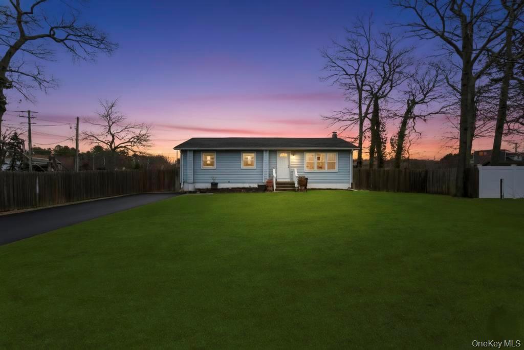 #1 photo, 19 Windus Drive, 东长岛 Shirley , NY 11967