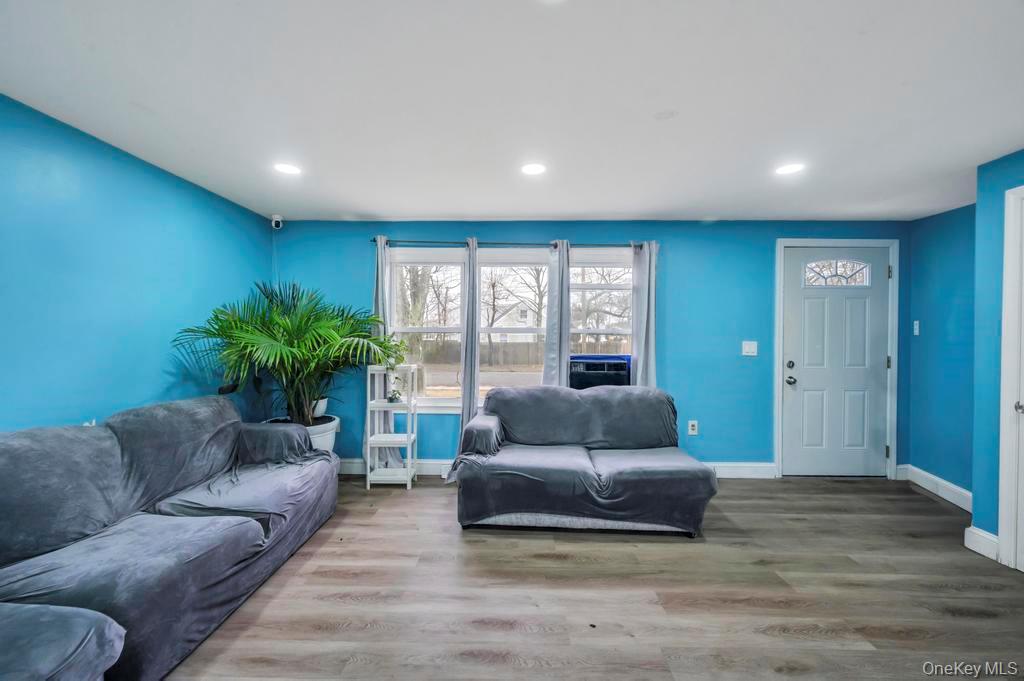 #8 photo, 19 Windus Drive, 东长岛 Shirley , NY 11967