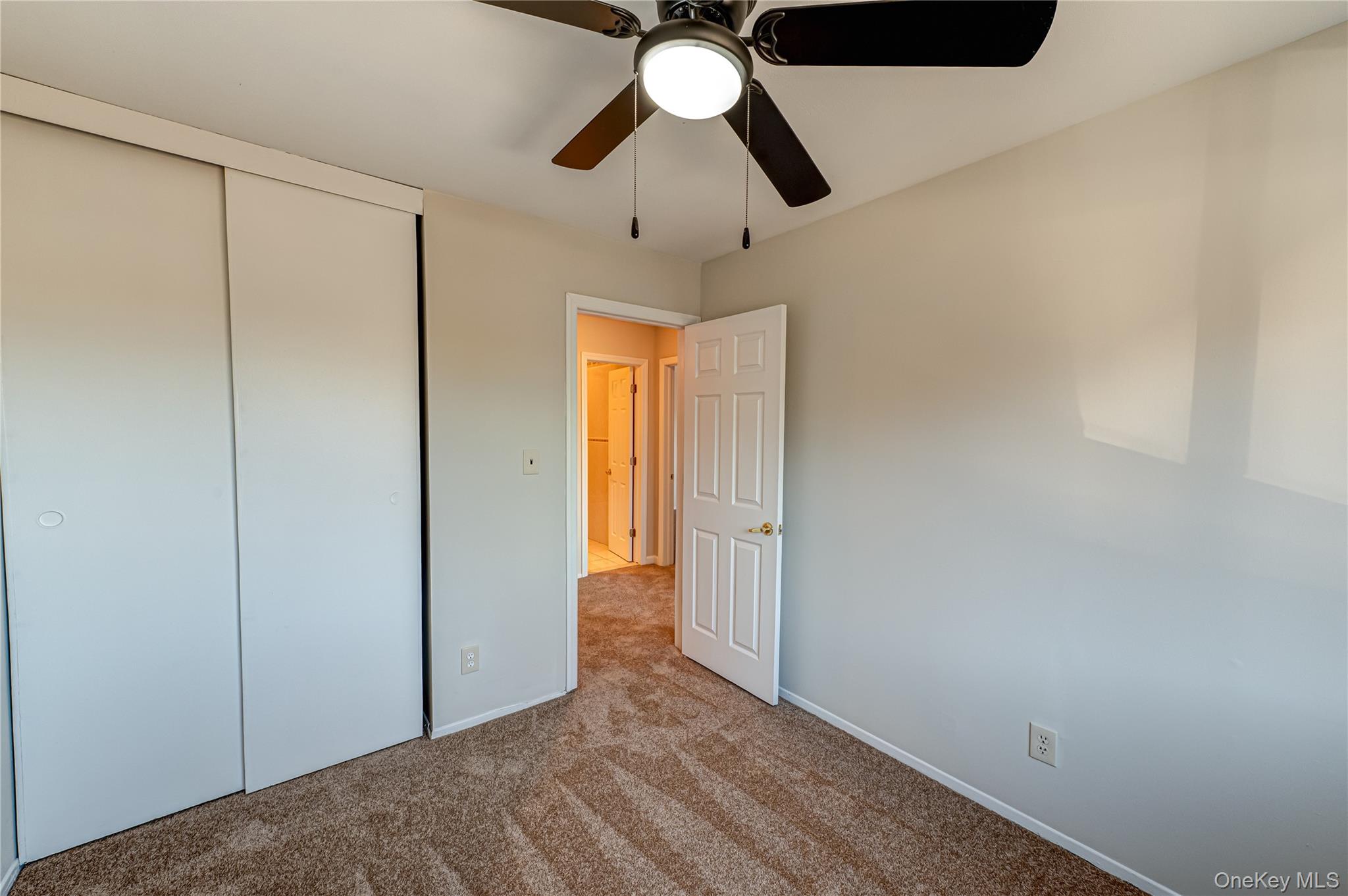 #12 photo, 213 Storm Drive, מחוז סאפוק Holtsville , NY 11742